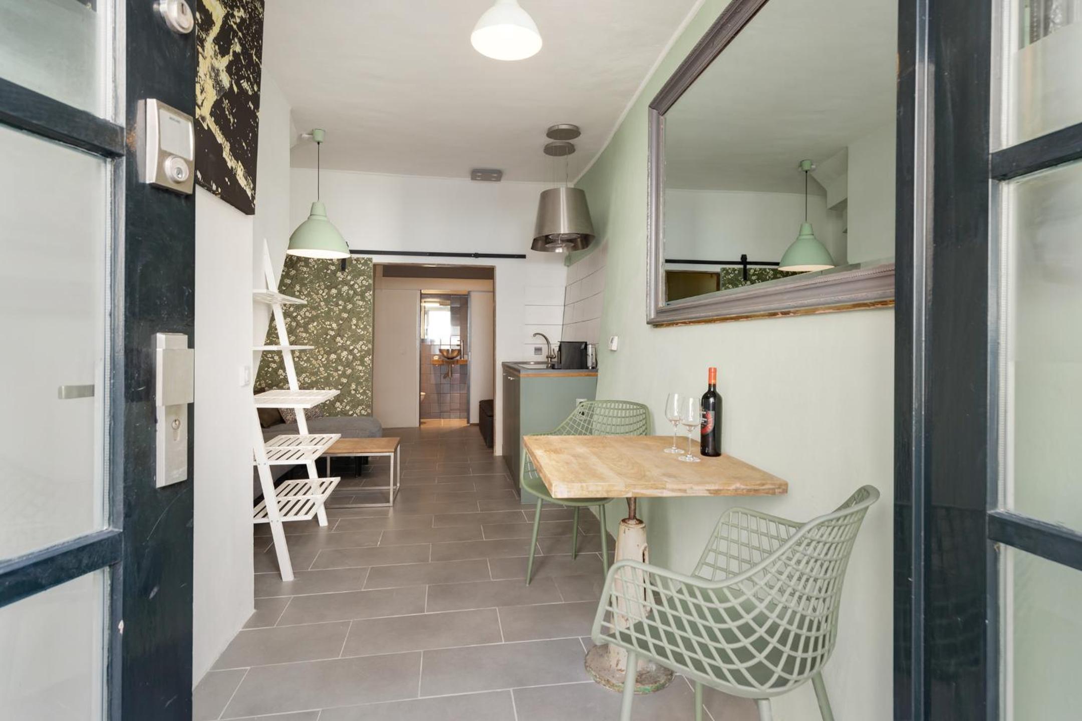 Beautiful apartment in vibrant Utrecht City Center view 4