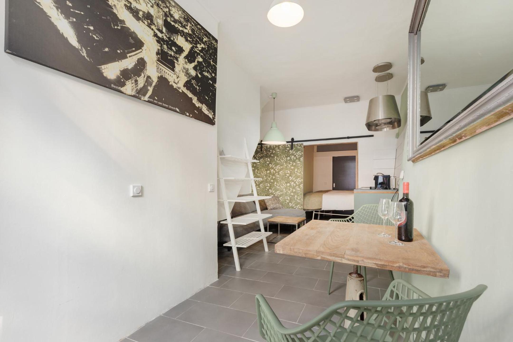 Beautiful apartment in vibrant Utrecht City Center view 2