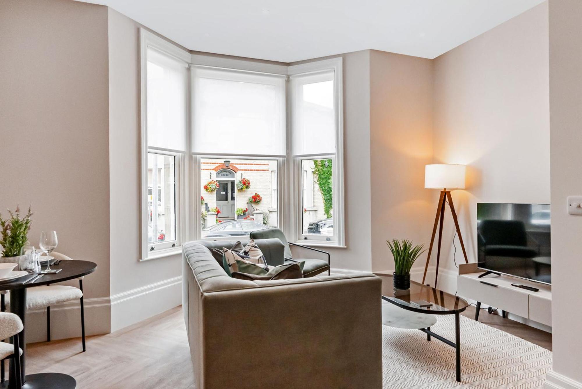 Tailored Stays - Central Cambridge, Warkworth Lodge