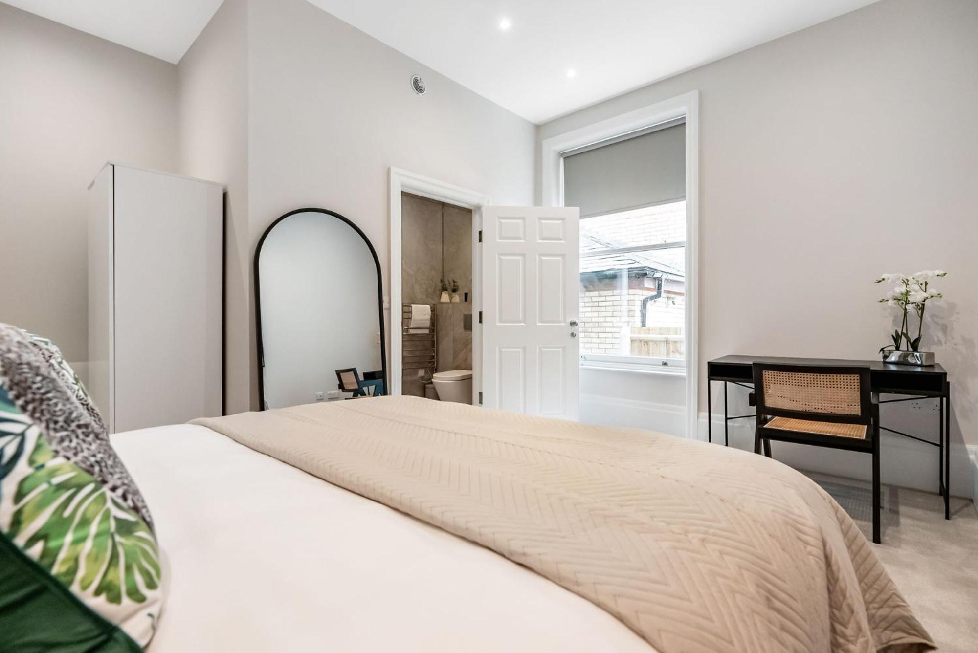 Tailored Stays - Central Cambridge, Warkworth Lodge