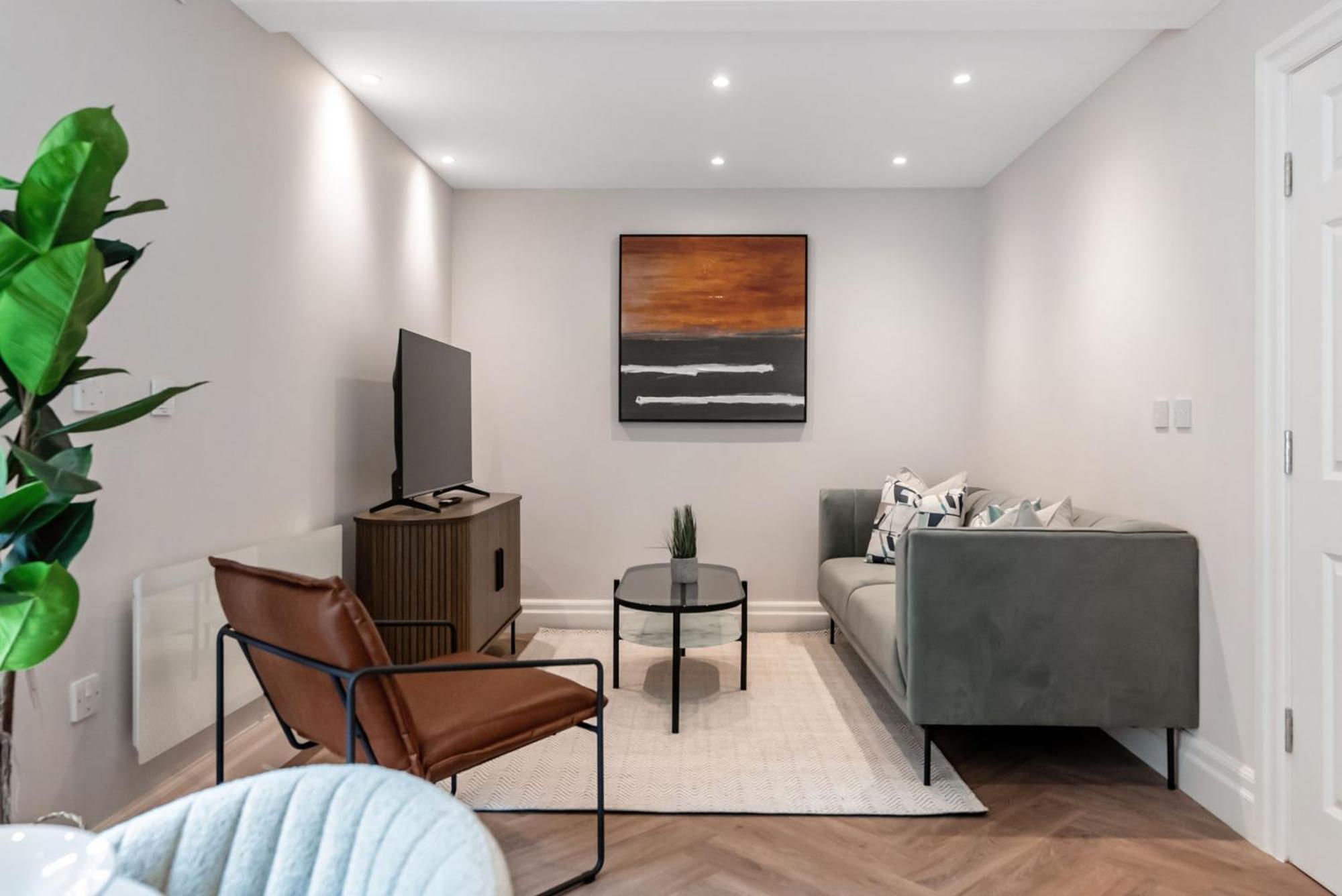 Tailored Stays - Central Cambridge, Warkworth Lodge