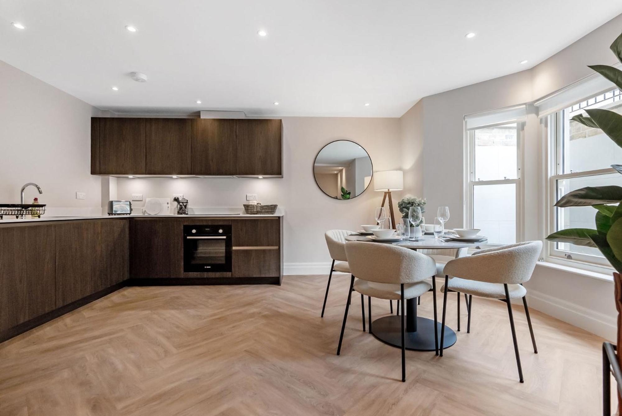 Tailored Stays - Central Cambridge, Warkworth Lodge