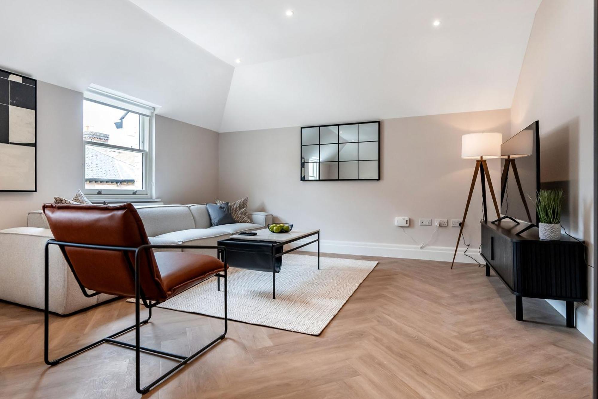 Tailored Stays - Central Cambridge, Warkworth Lodge