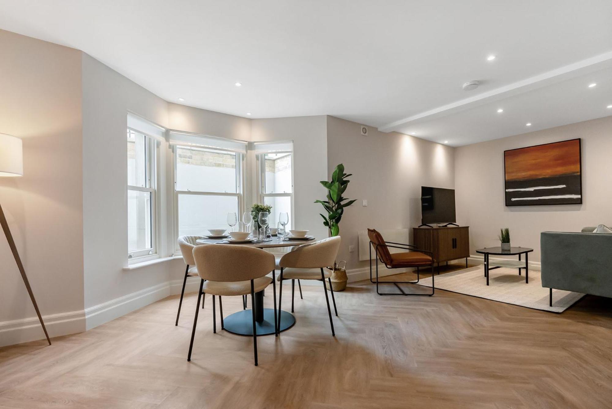 Tailored Stays - Central Cambridge, Warkworth Lodge