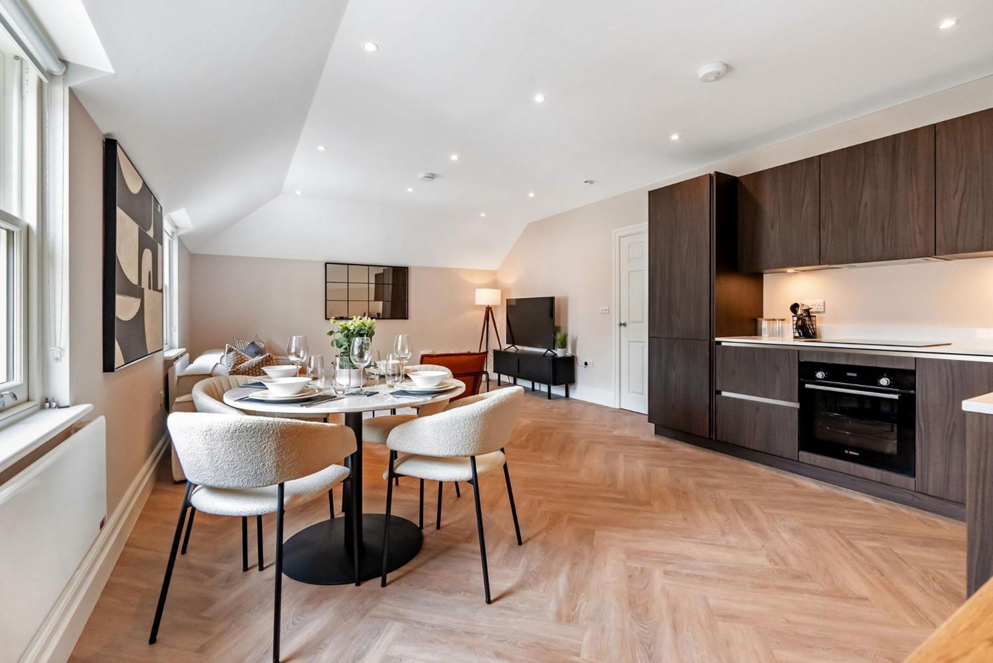 Tailored Stays - Central Cambridge, Warkworth Lodge