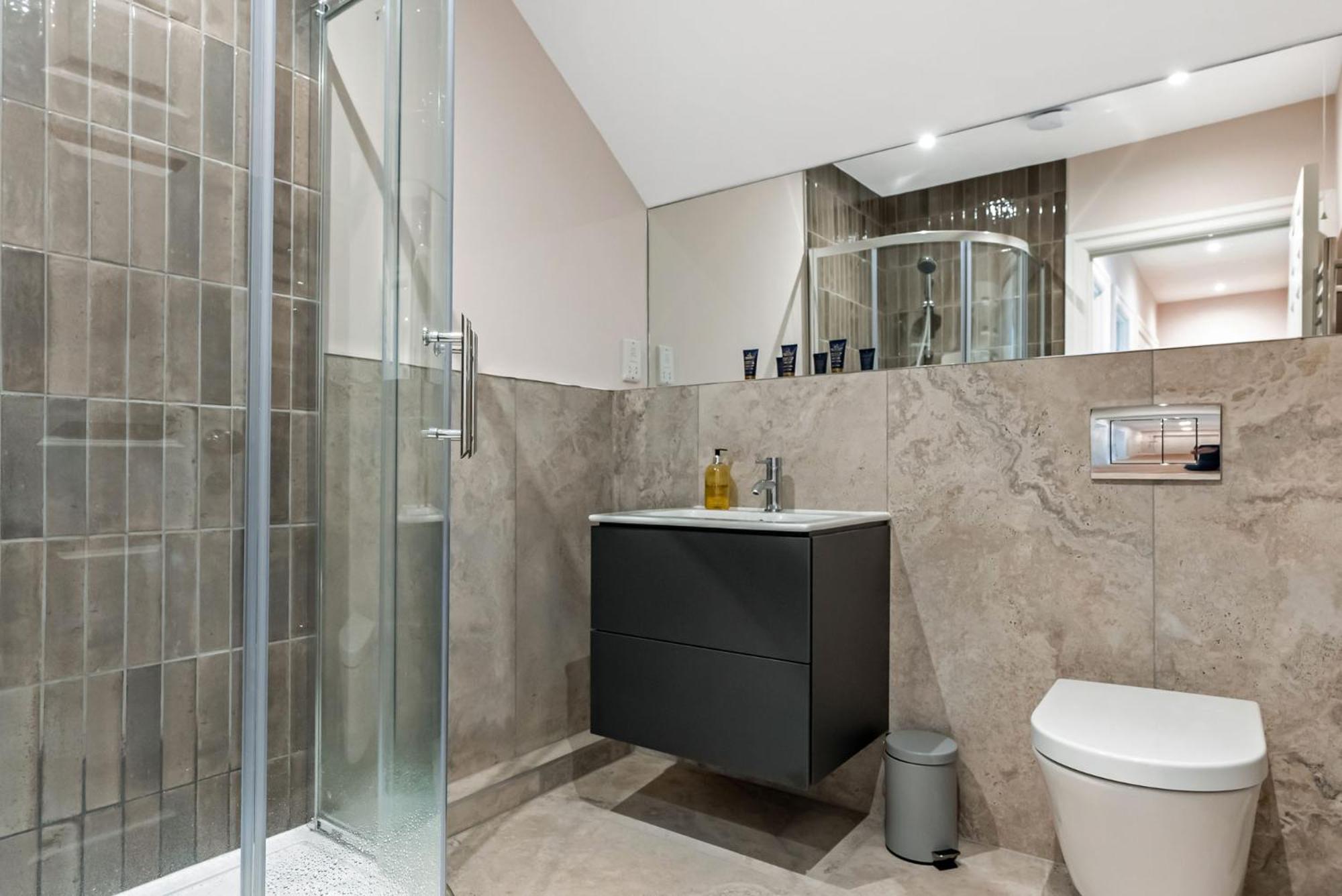 Tailored Stays - Central Cambridge, Warkworth Lodge