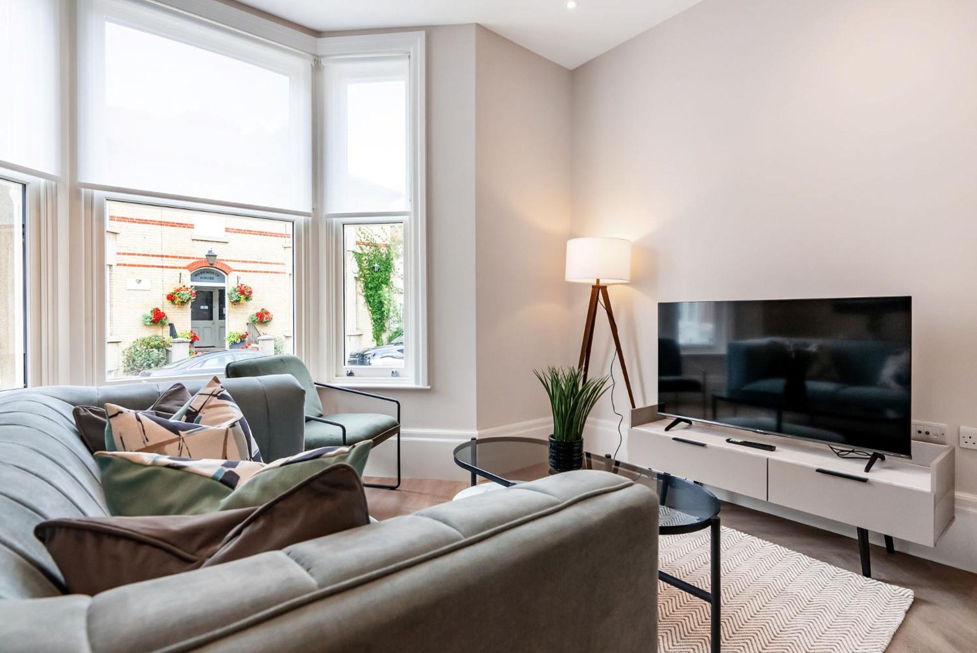 Tailored Stays - Central Cambridge, Warkworth Lodge