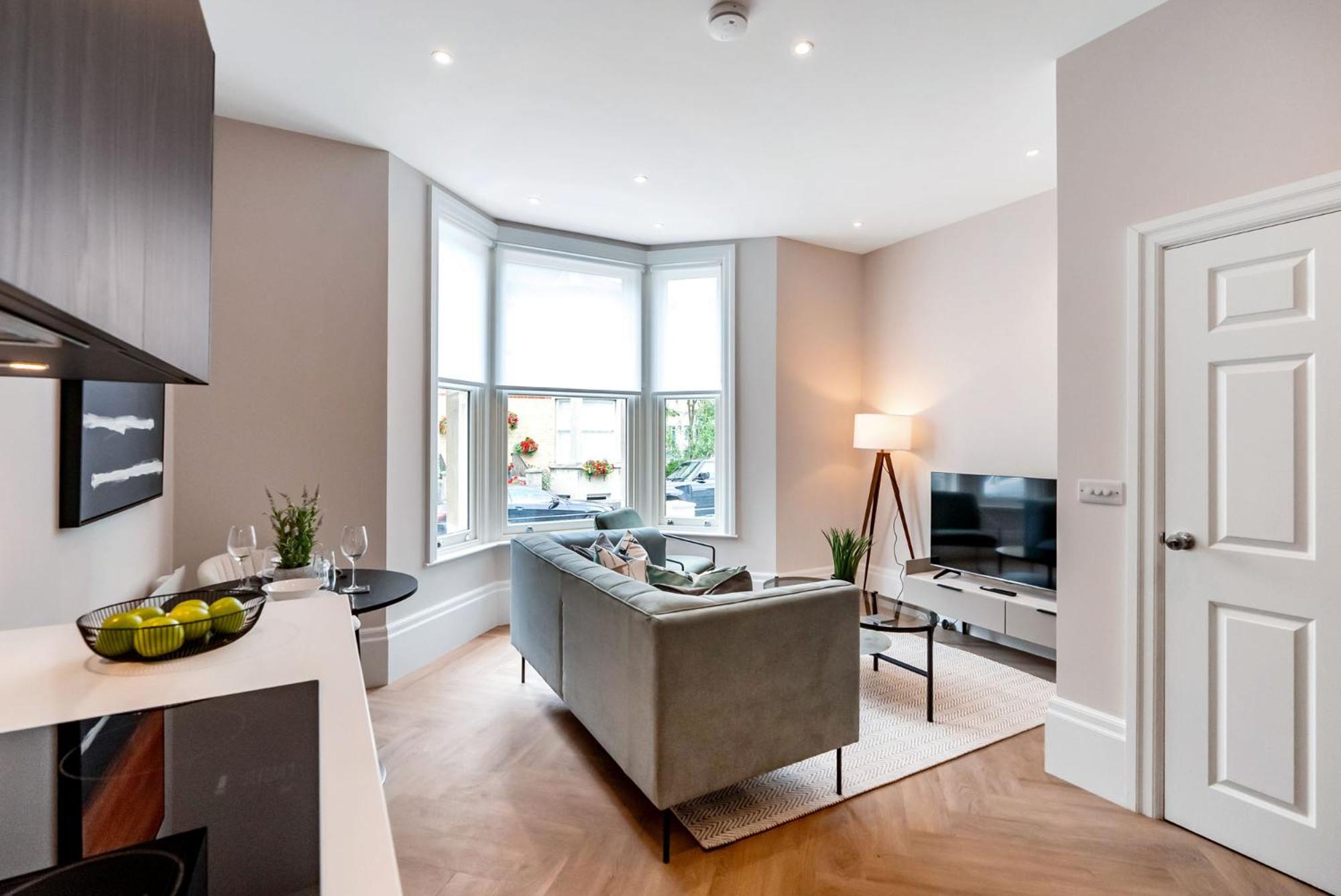 Tailored Stays - Central Cambridge, Warkworth Lodge