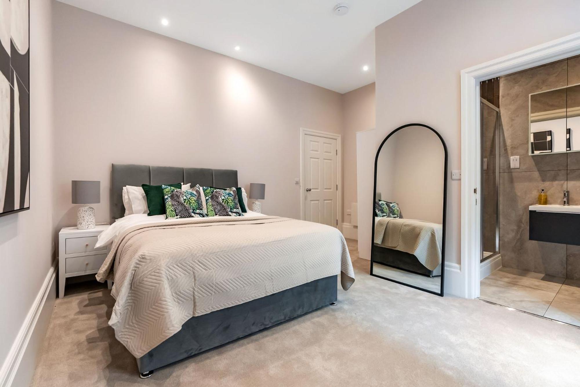 Tailored Stays - Central Cambridge, Warkworth Lodge