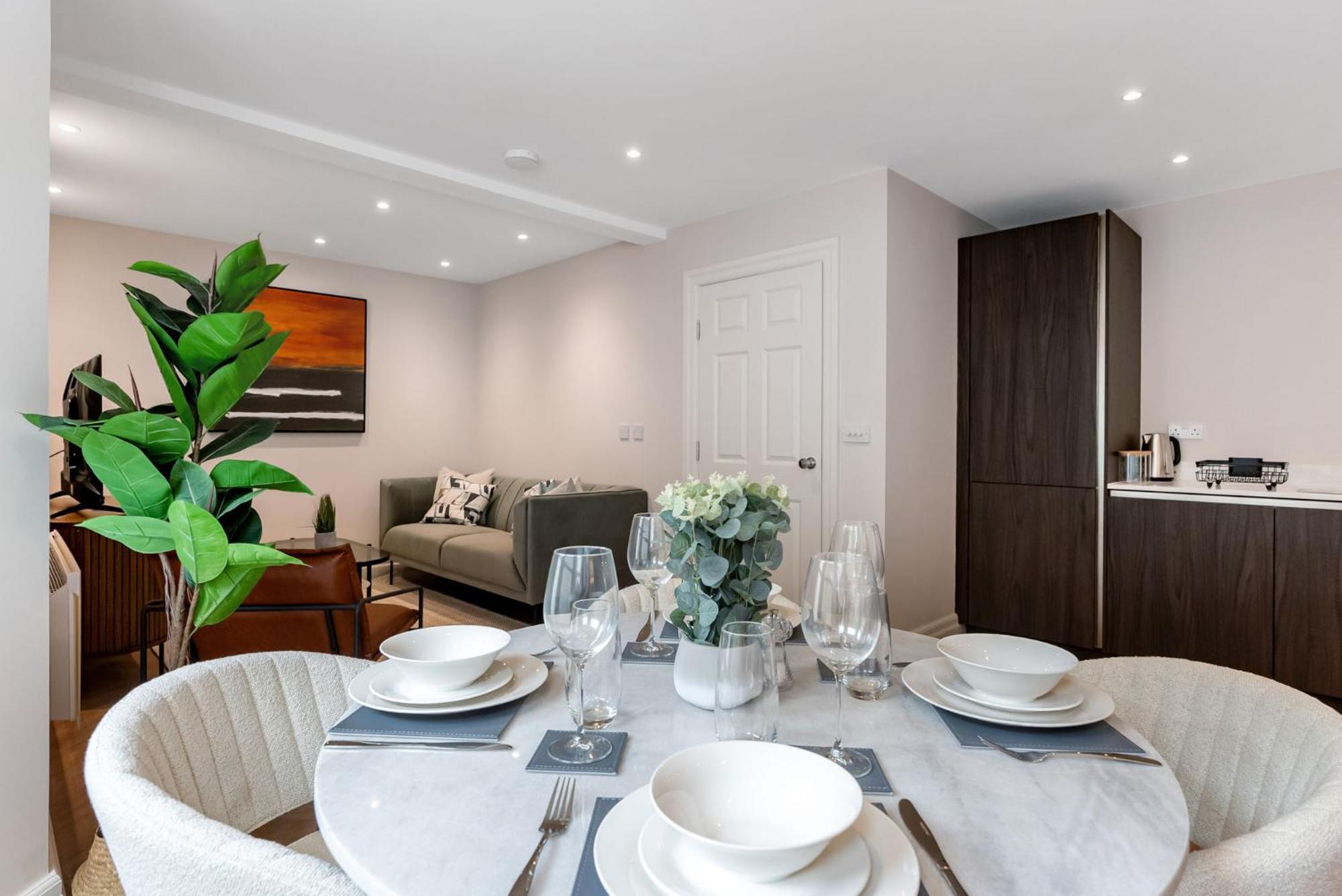 Tailored Stays - Central Cambridge, Warkworth Lodge