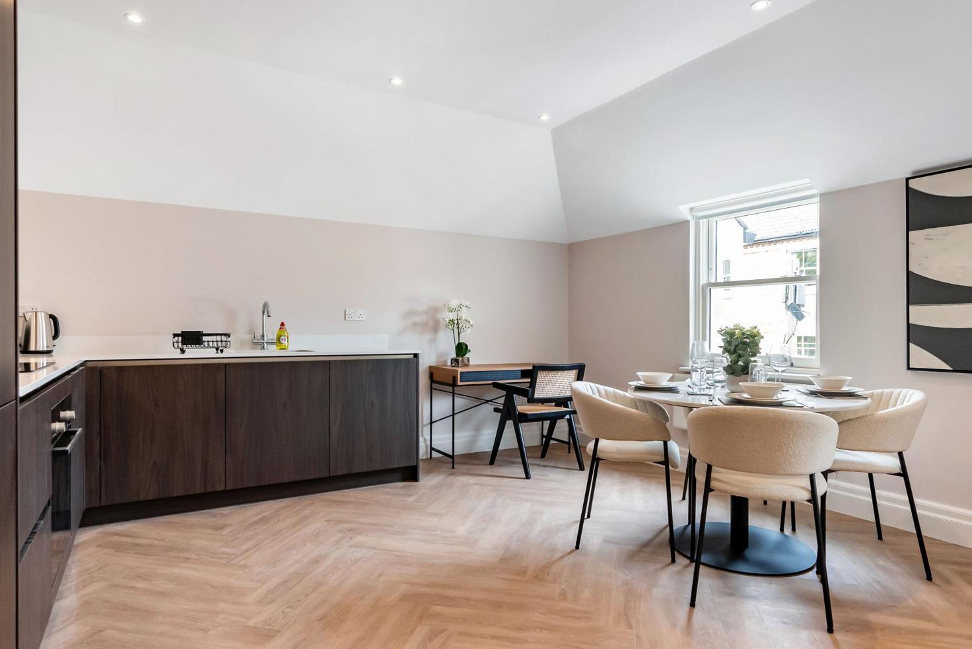 Tailored Stays - Central Cambridge, Warkworth Lodge