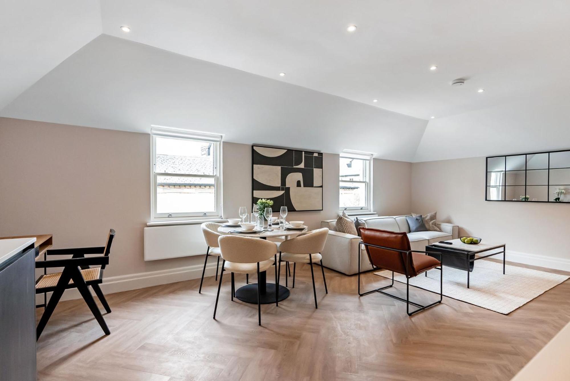 Tailored Stays - Central Cambridge, Warkworth Lodge