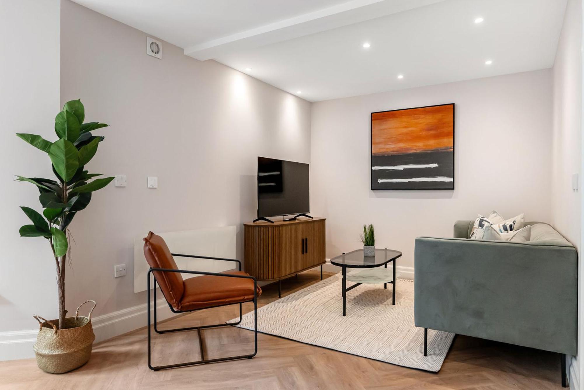 Tailored Stays - Central Cambridge, Warkworth Lodge