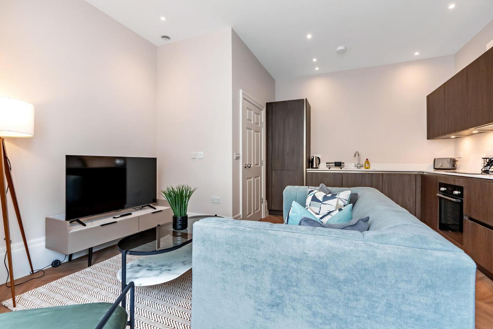 Tailored Stays - Central Cambridge, Warkworth Lodge