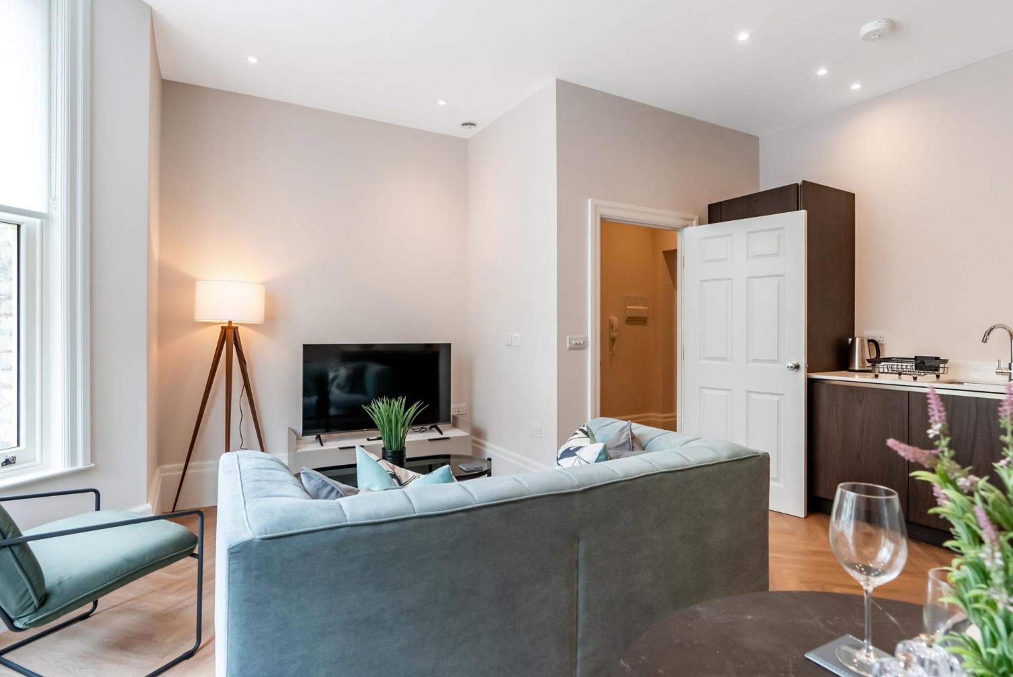 Tailored Stays - Central Cambridge, Warkworth Lodge