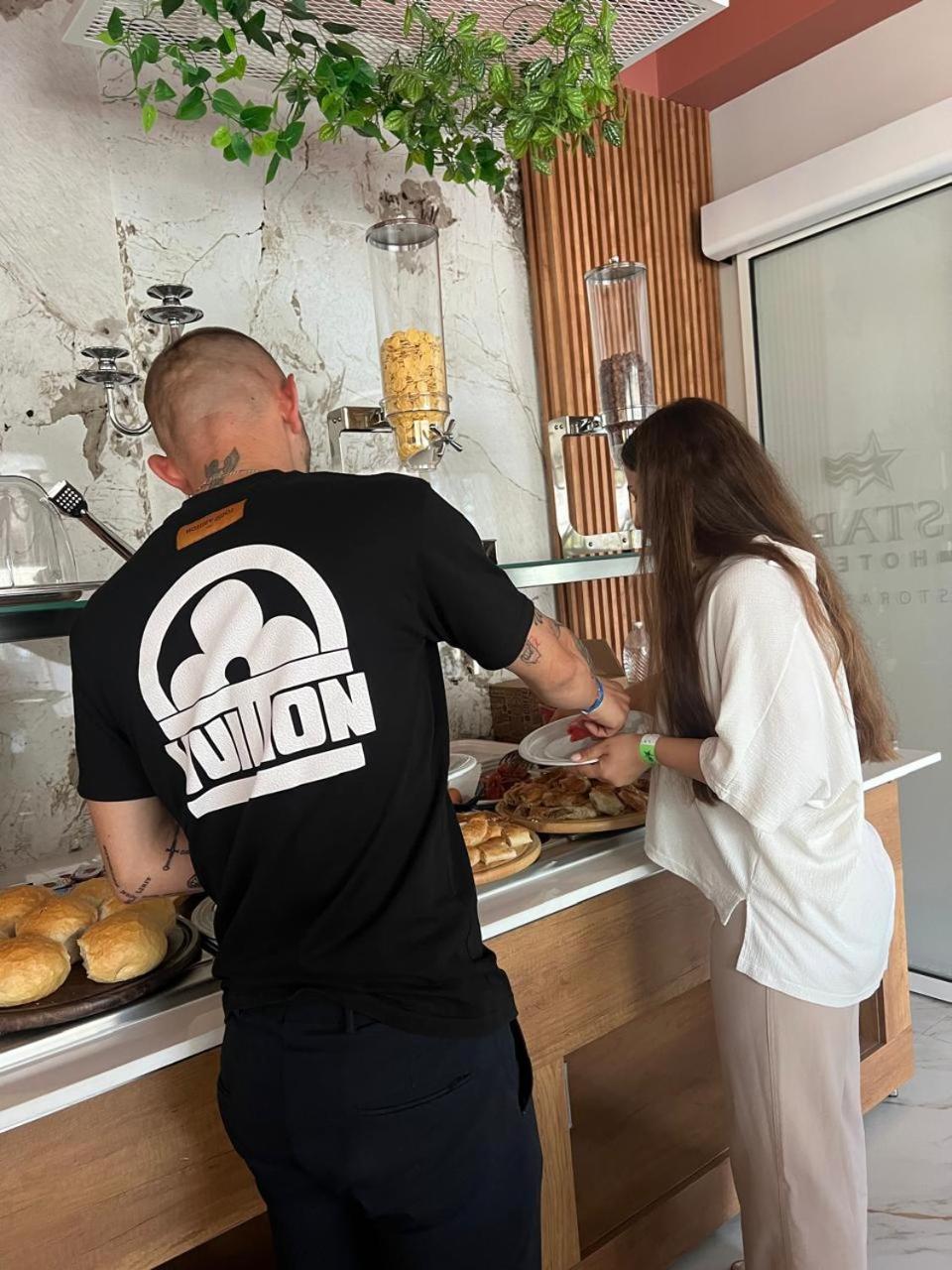 Star Hotel & Restaurant