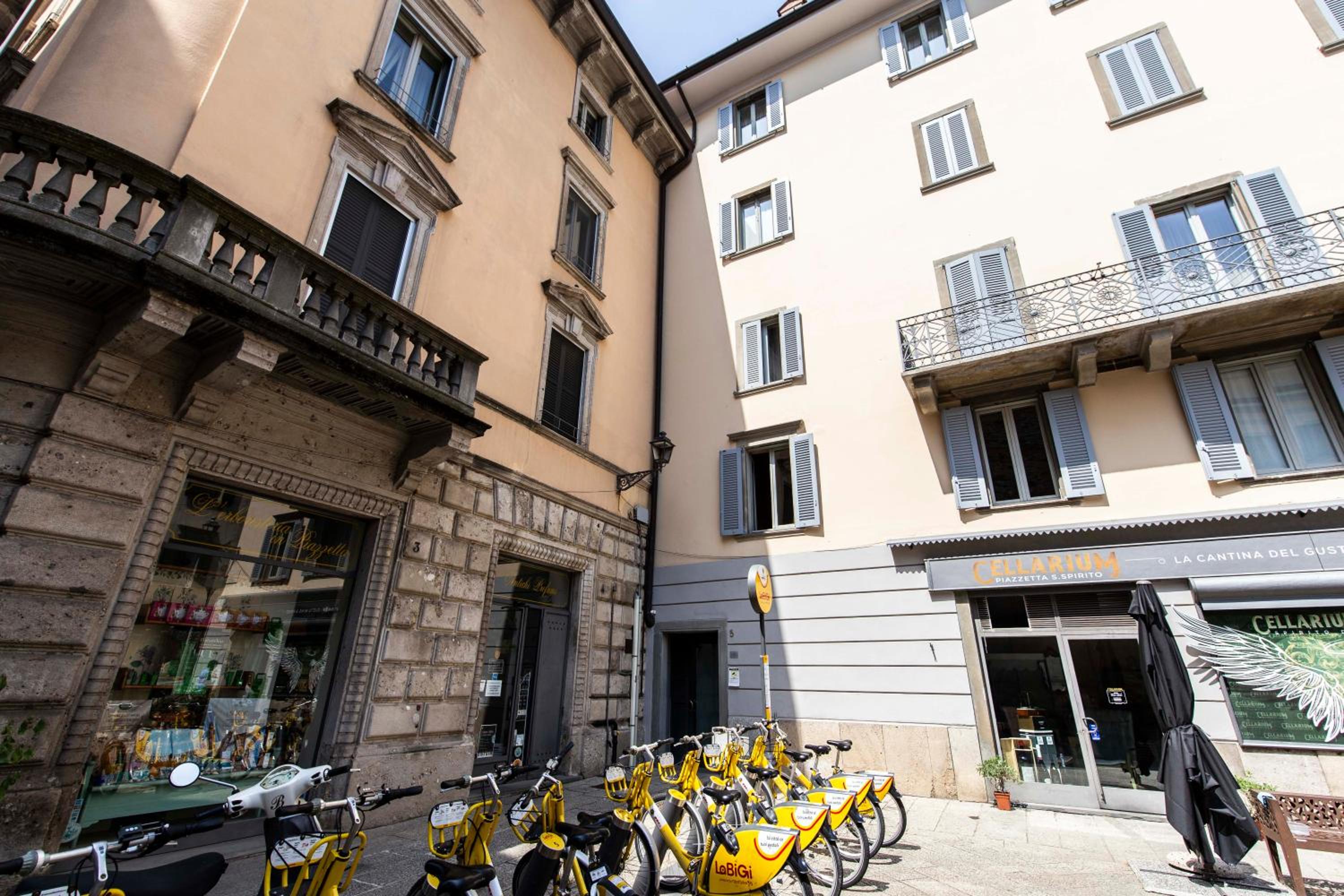 La Coccinella Piazzetta S. Spirito 5 view 4