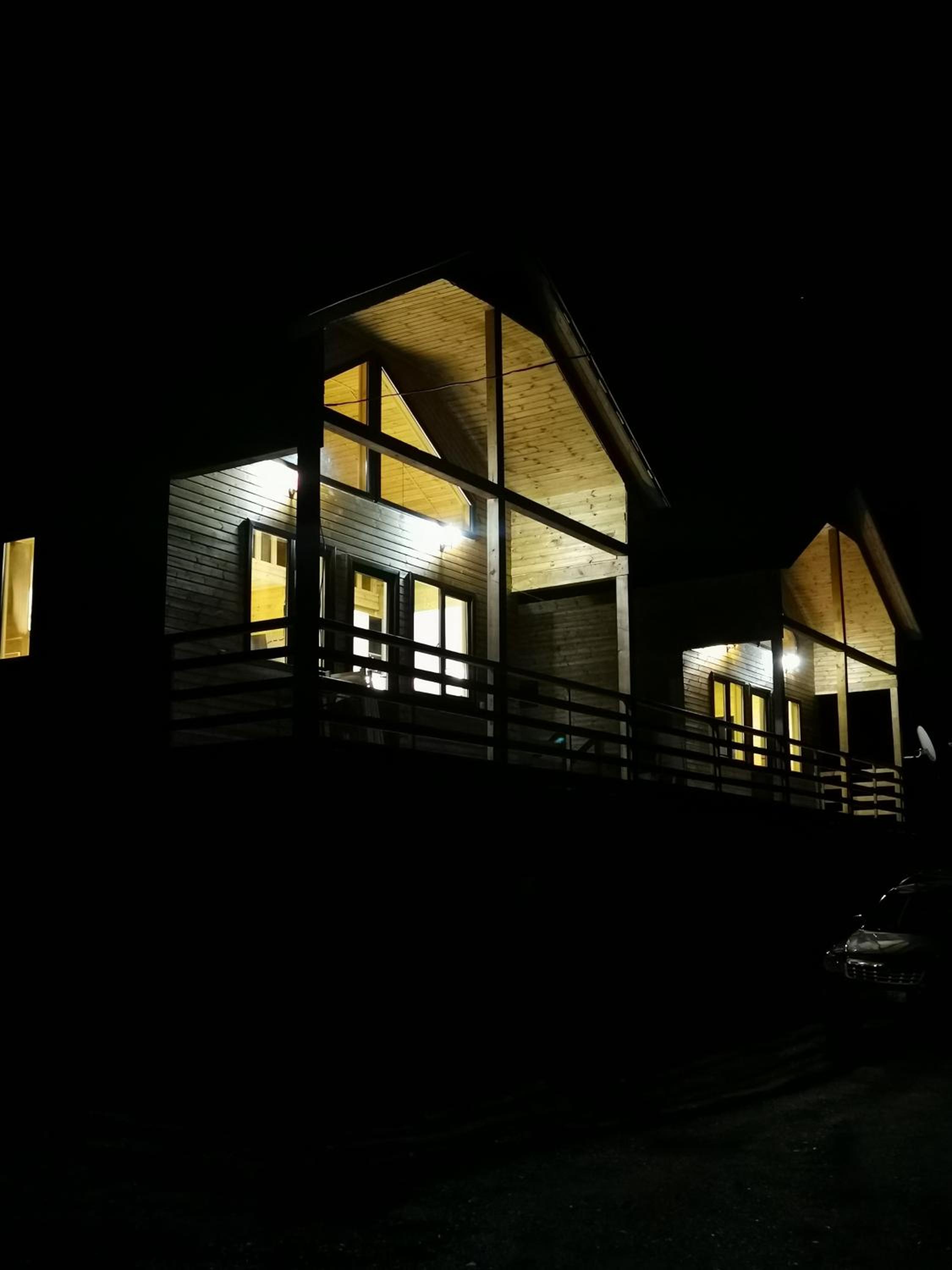 Heshkili Cottages