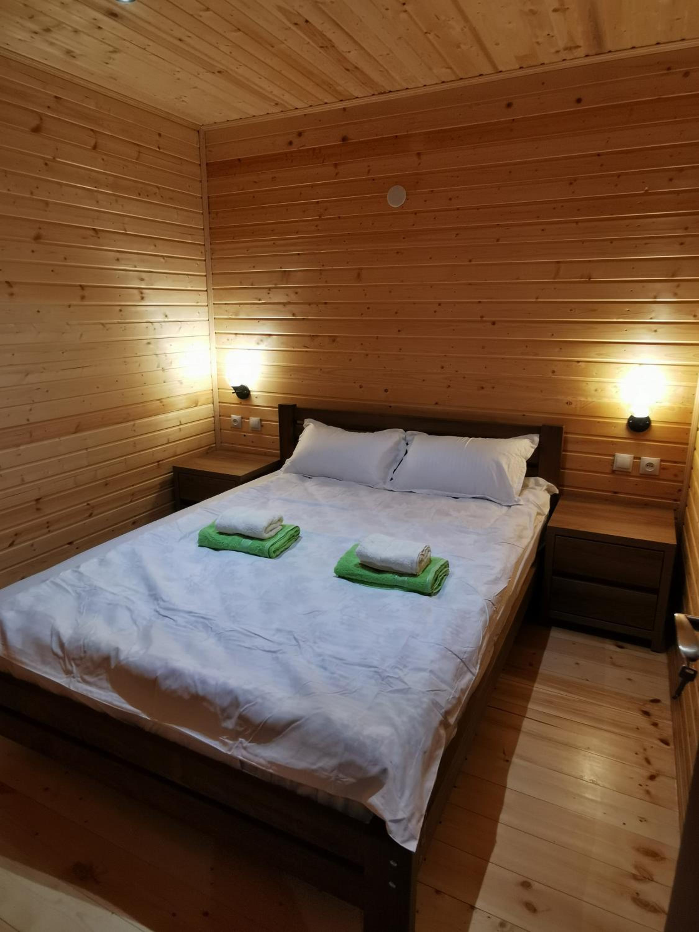 Heshkili Cottages