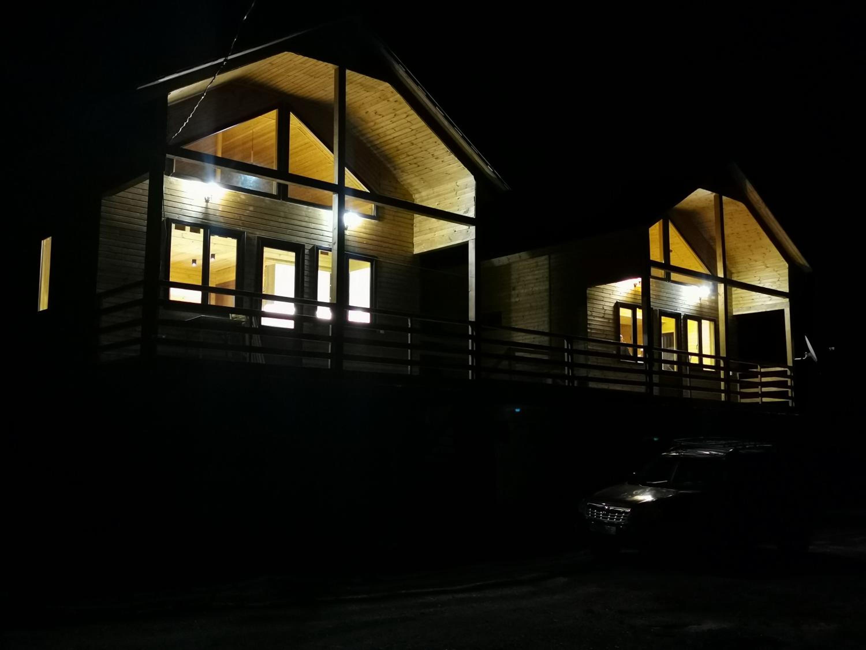 Heshkili Cottages