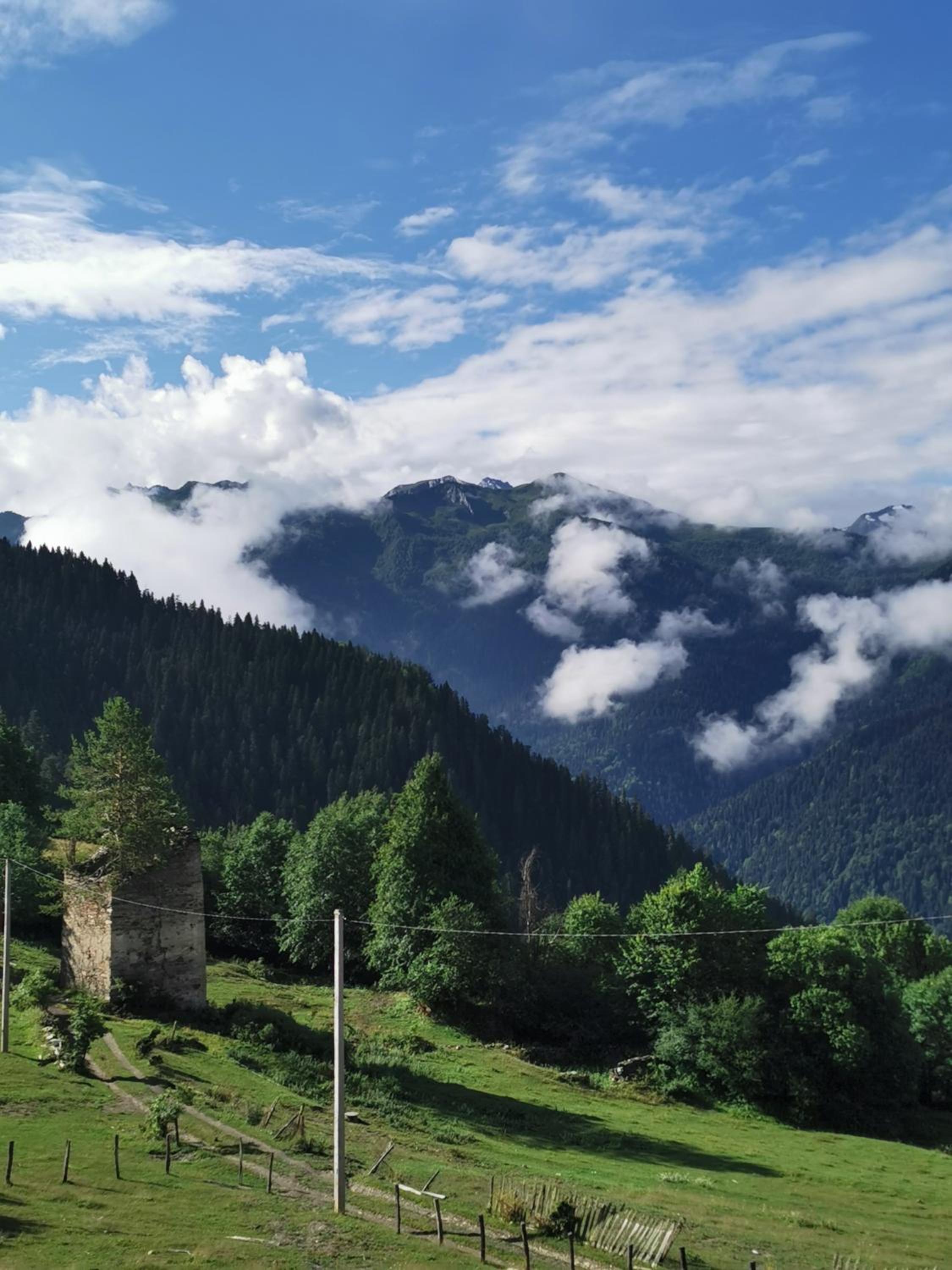 Heshkili Cottages
