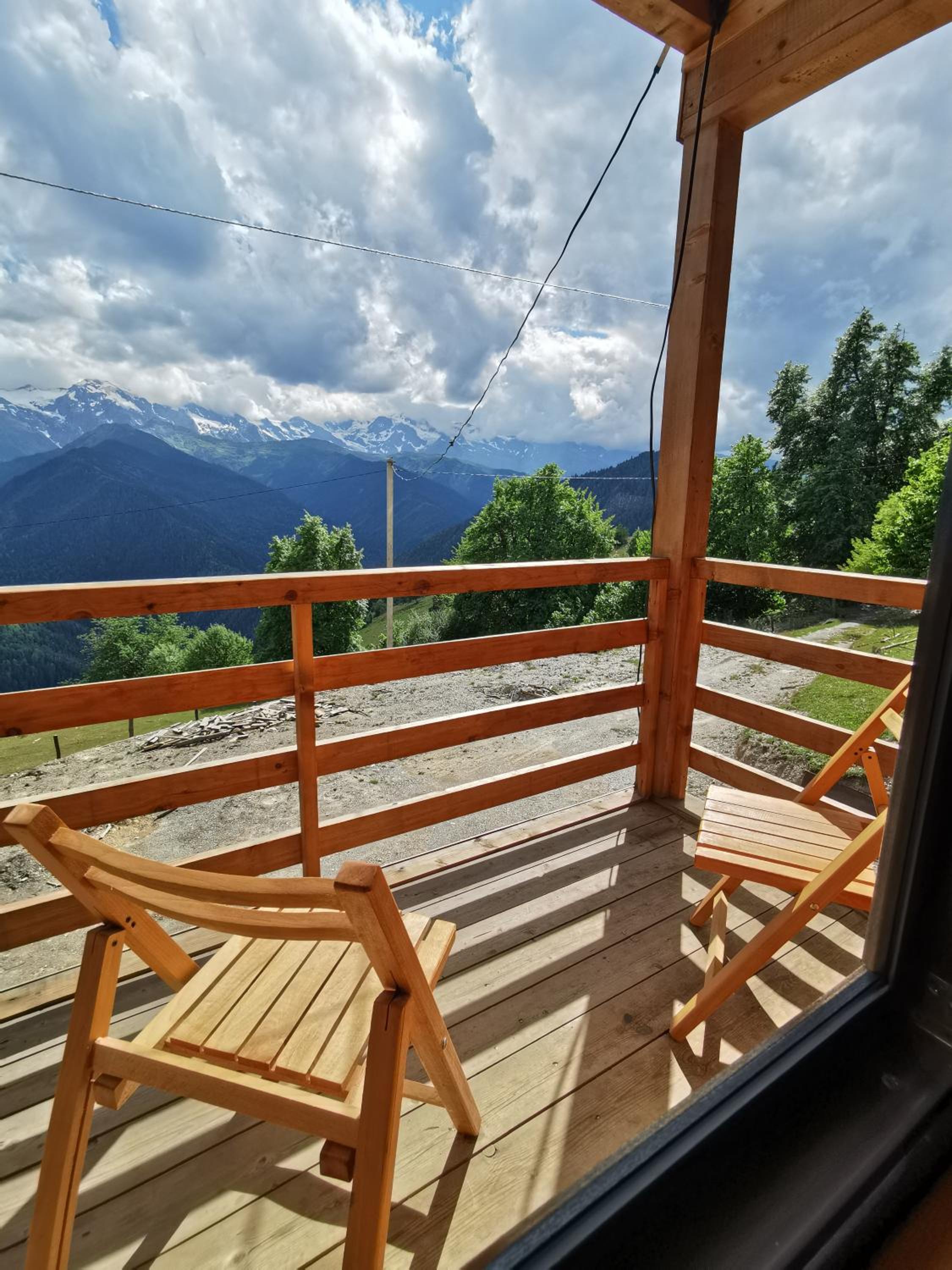 Heshkili Cottages