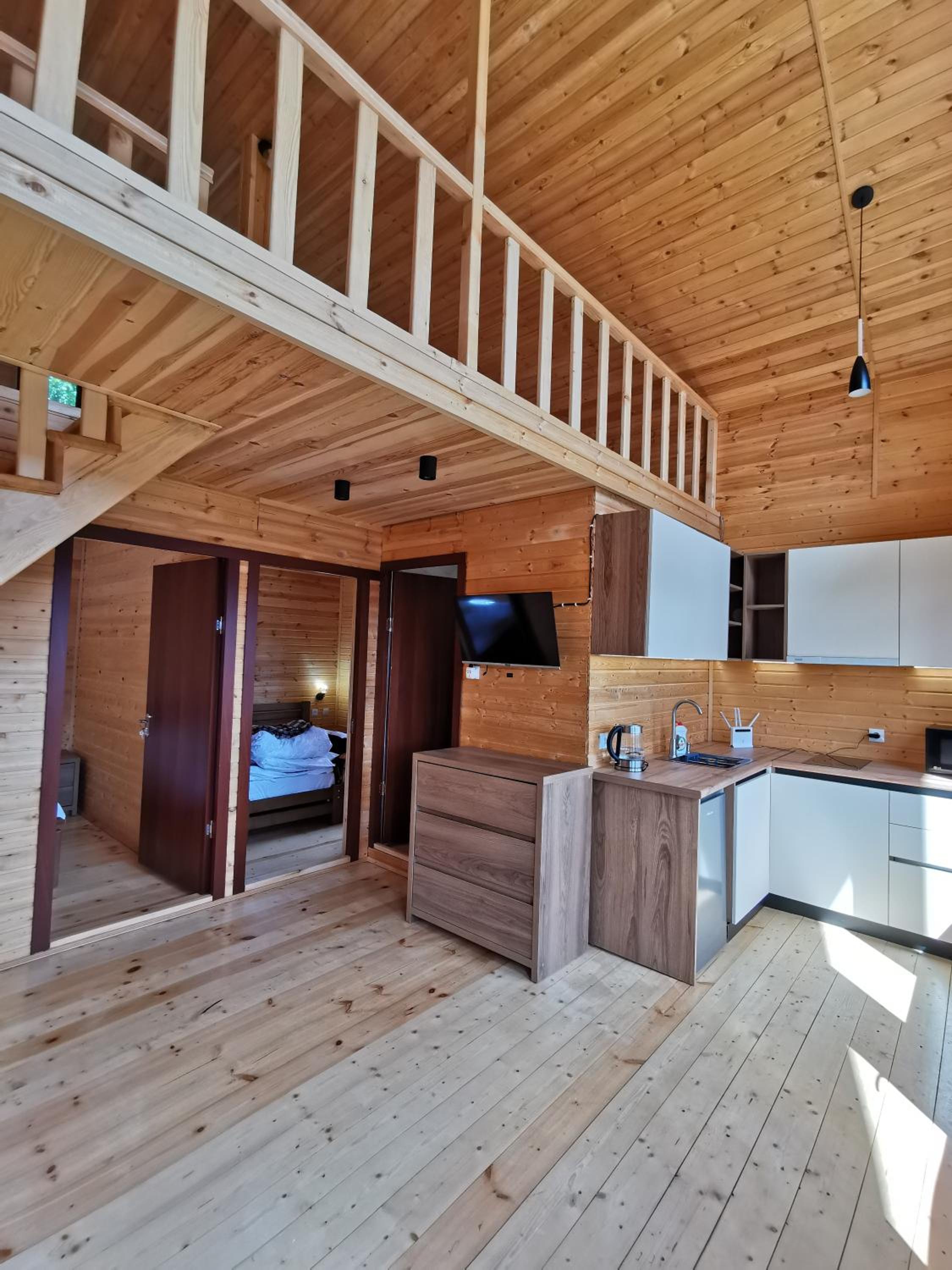 Heshkili Cottages