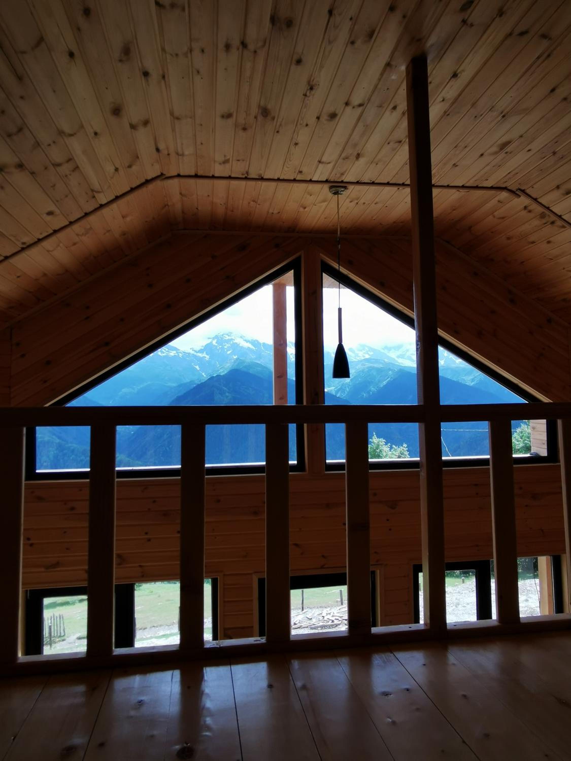 Heshkili Cottages