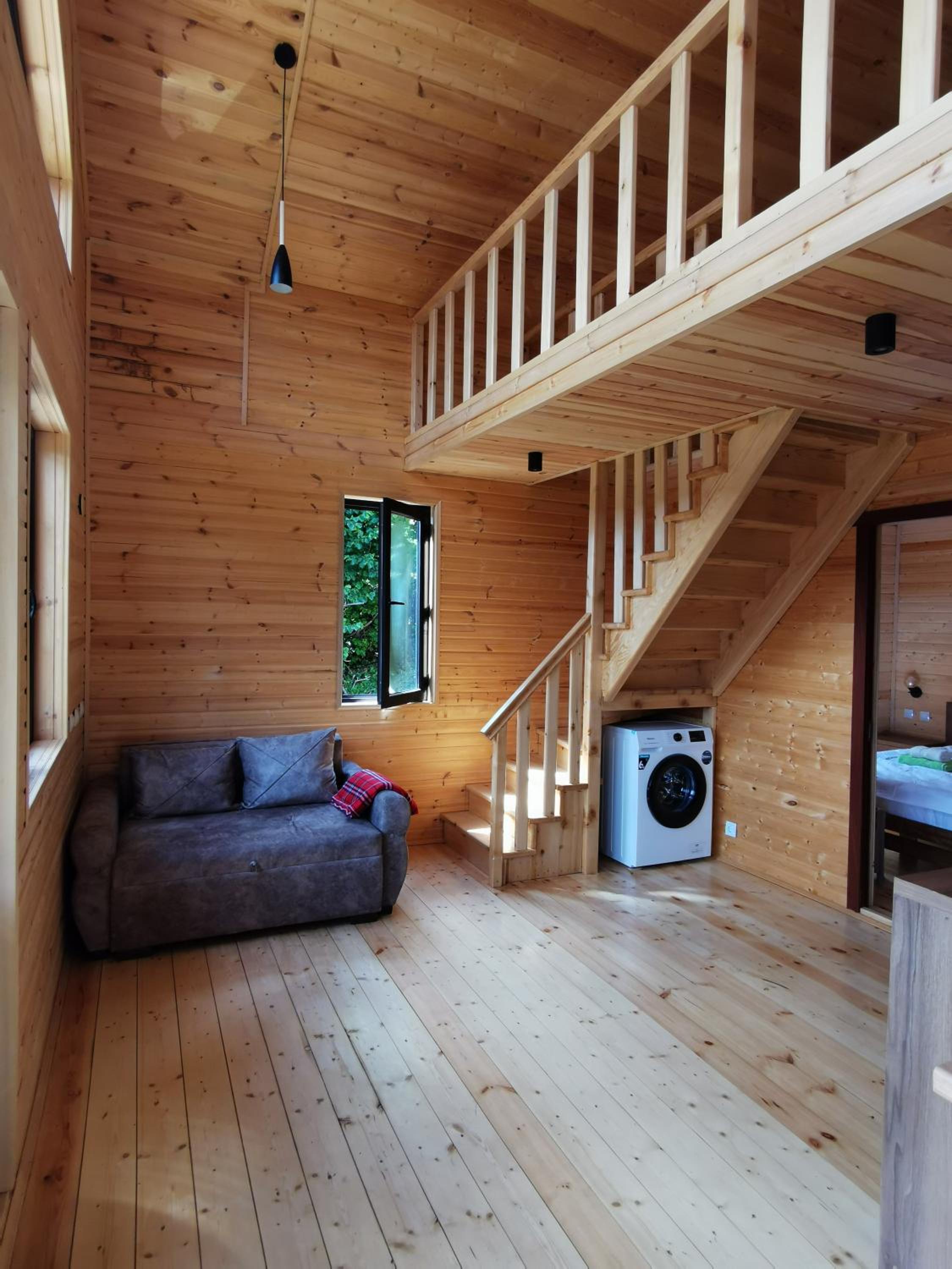 Heshkili Cottages