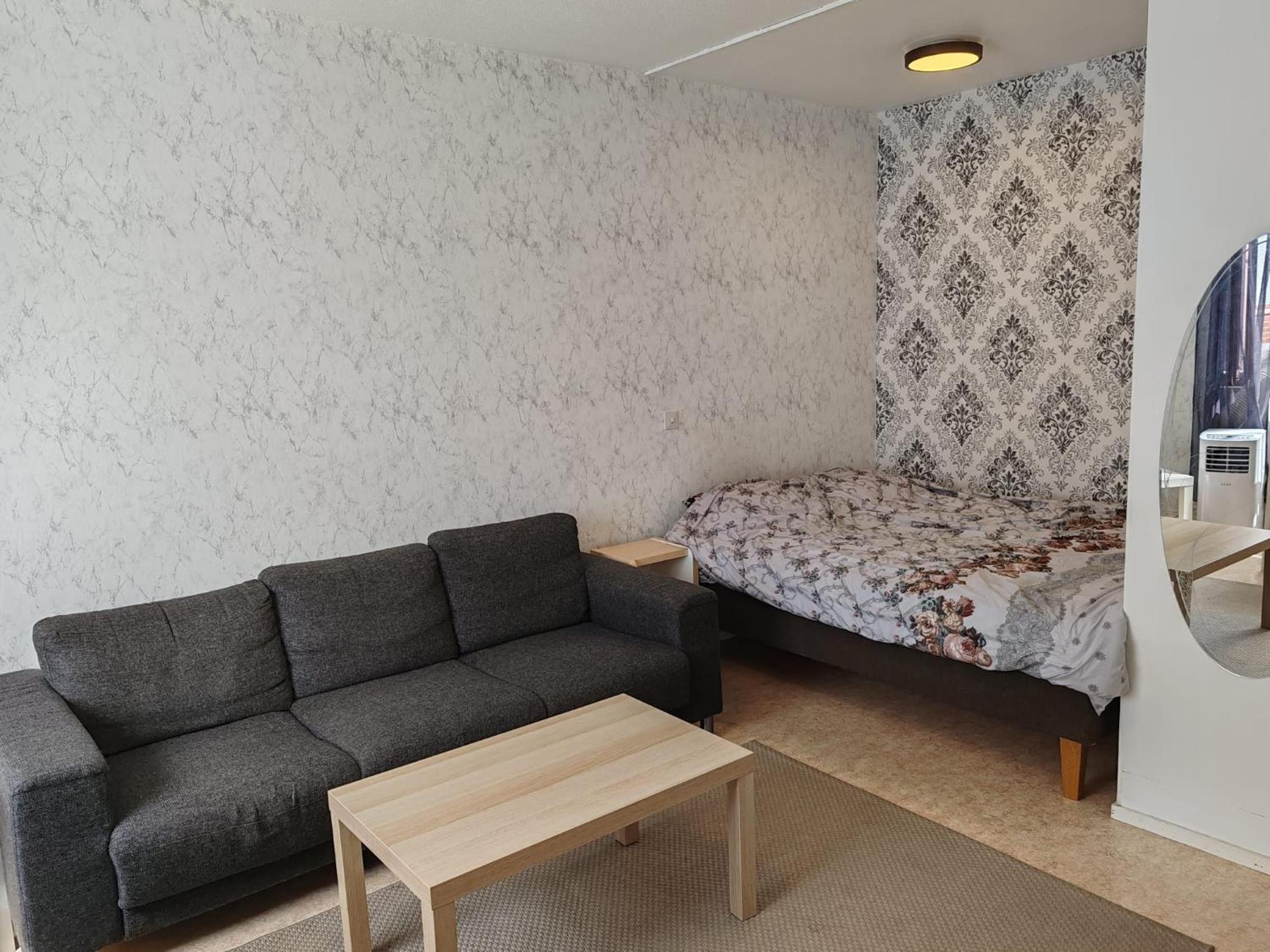 Apartment near tikkurila railwaystation with free parking
