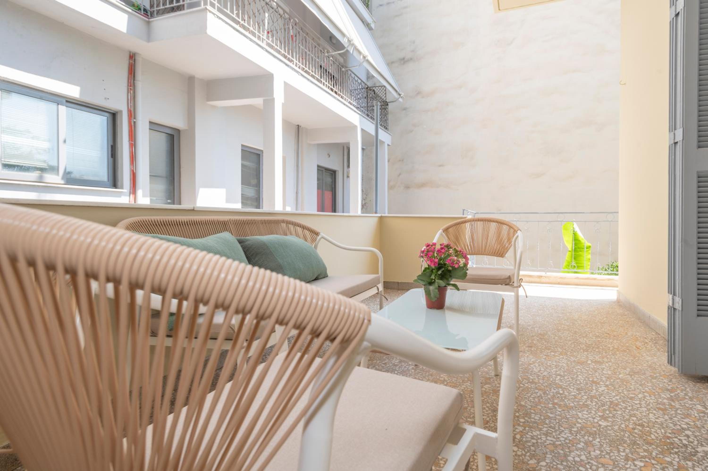 Hotel Green Land Apartments - Image 1