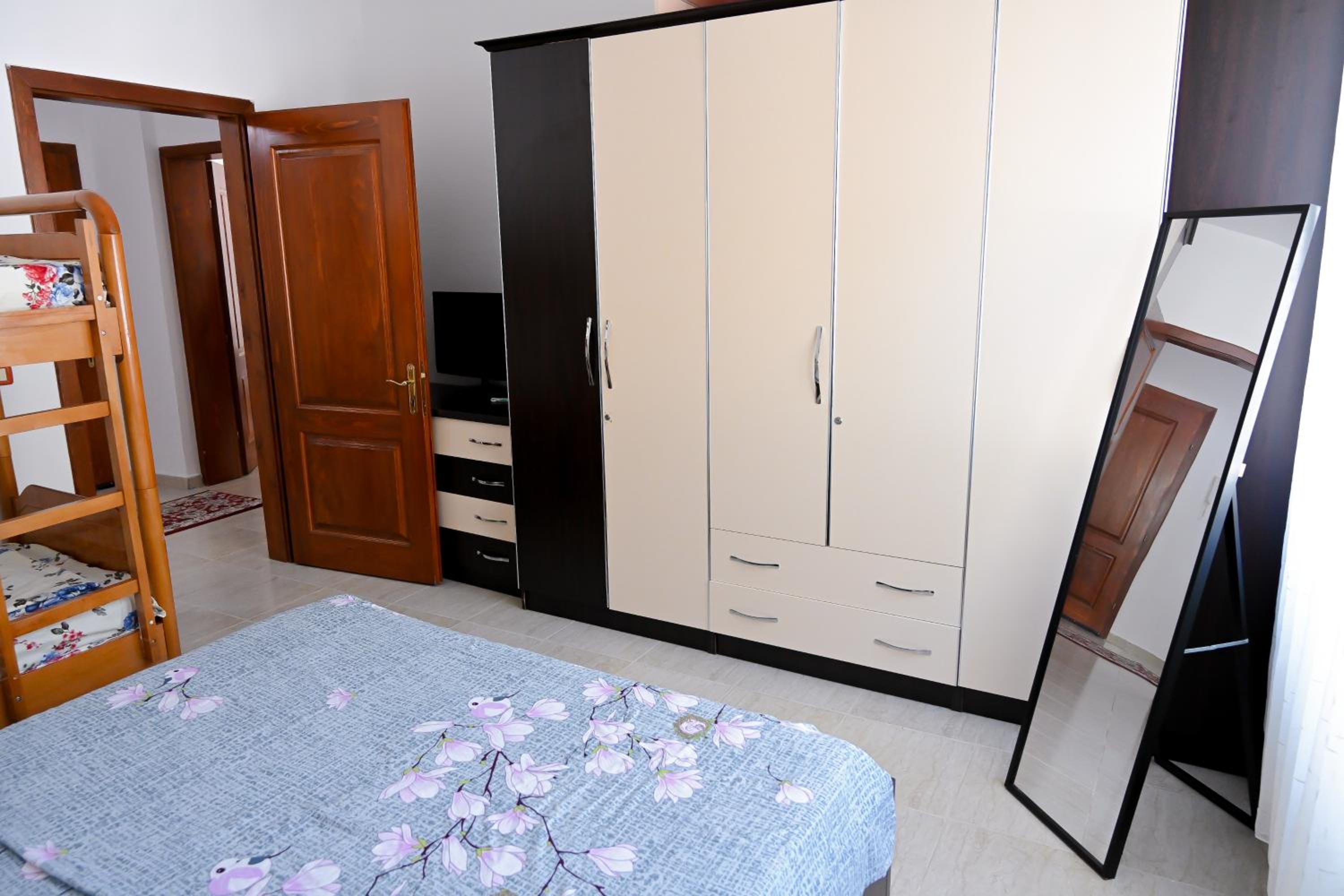 Shengjin Holidays Apartments