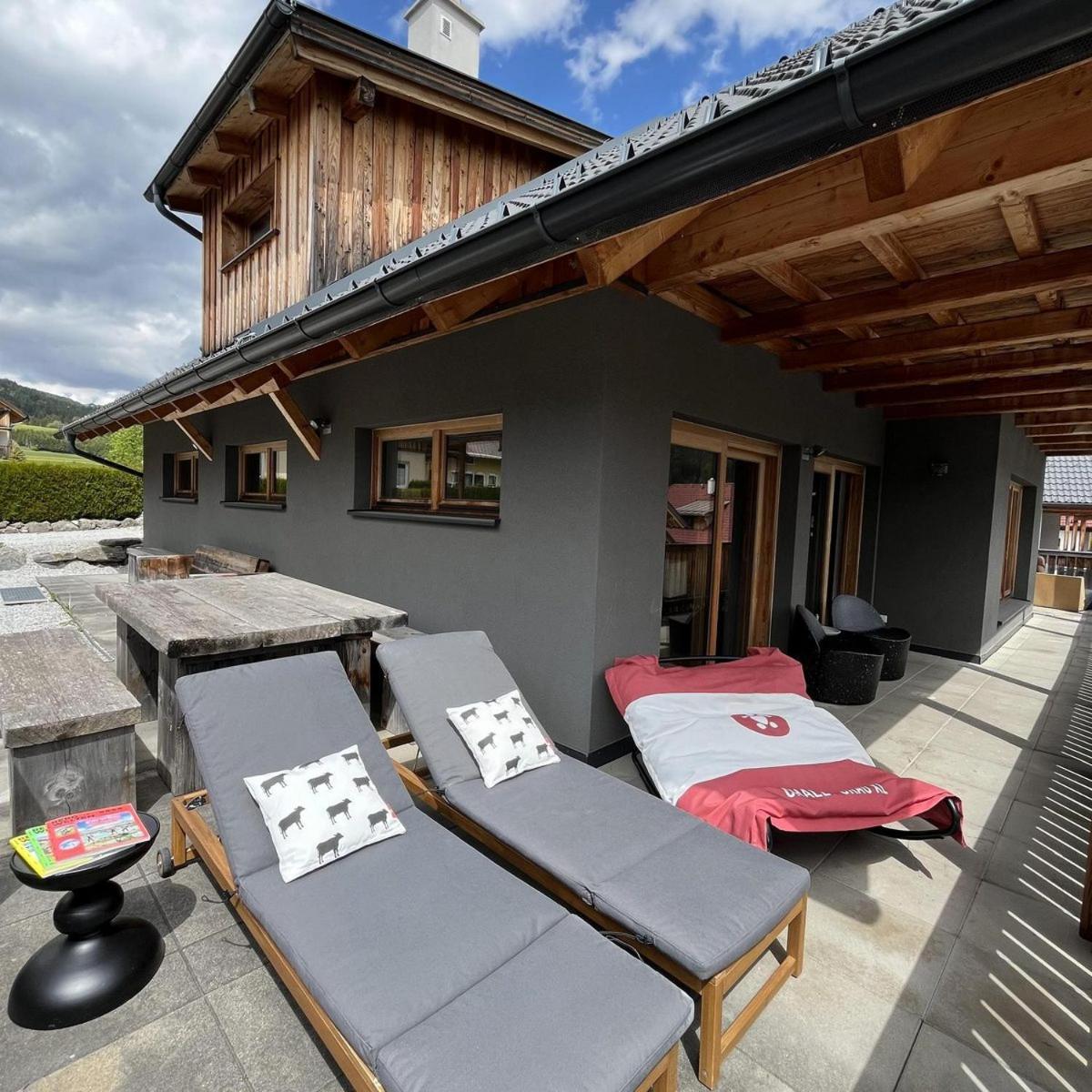 Panorama Chalet Grau XL