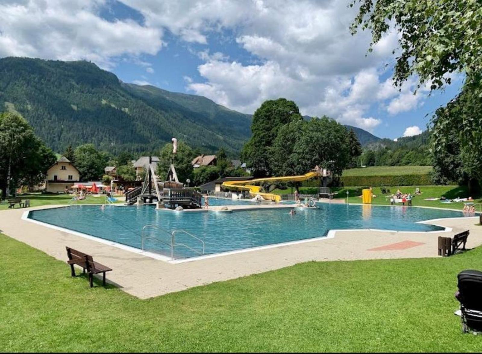 Panorama Chalet Grau XL