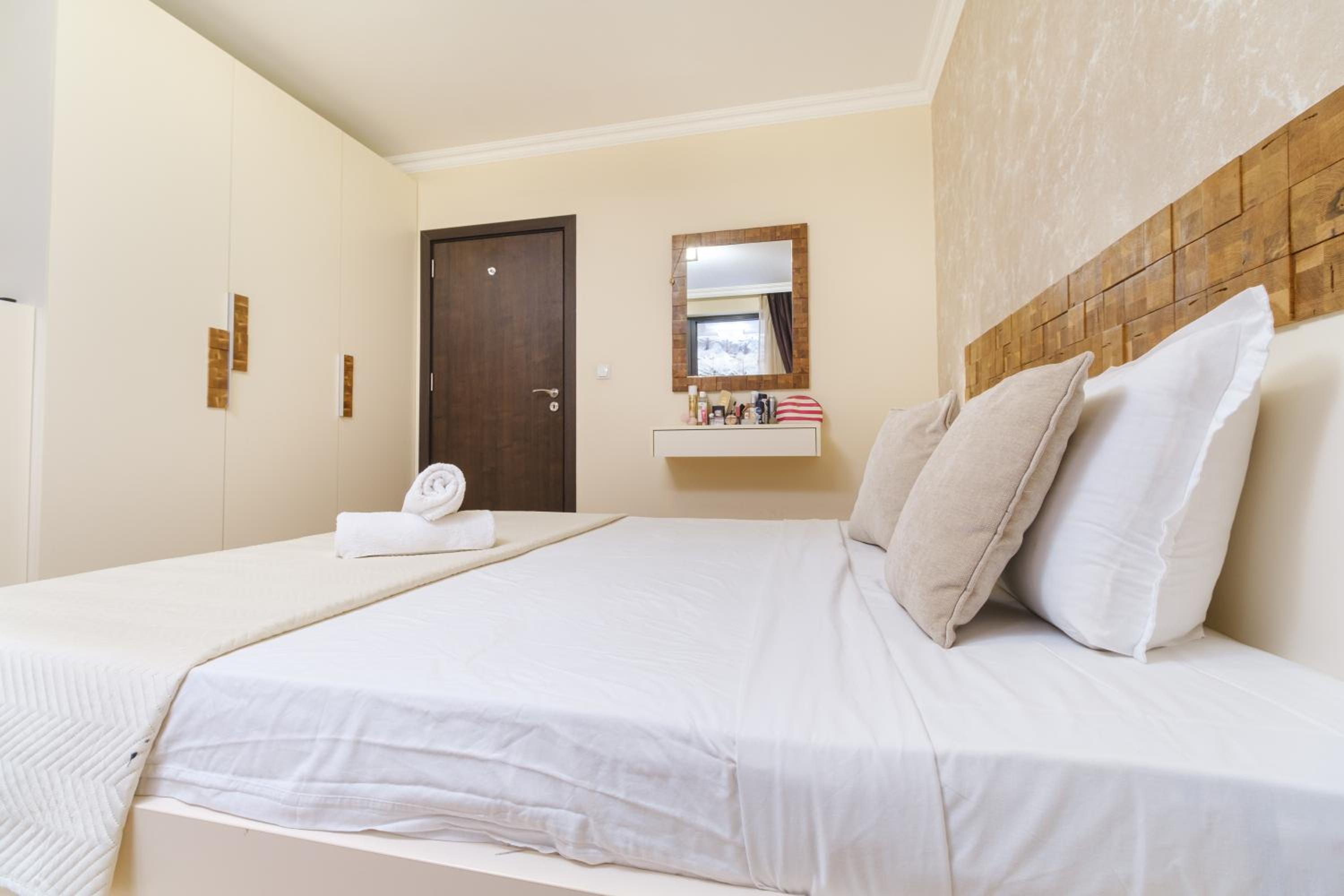 Serene Luxury Retreat Near Kapana