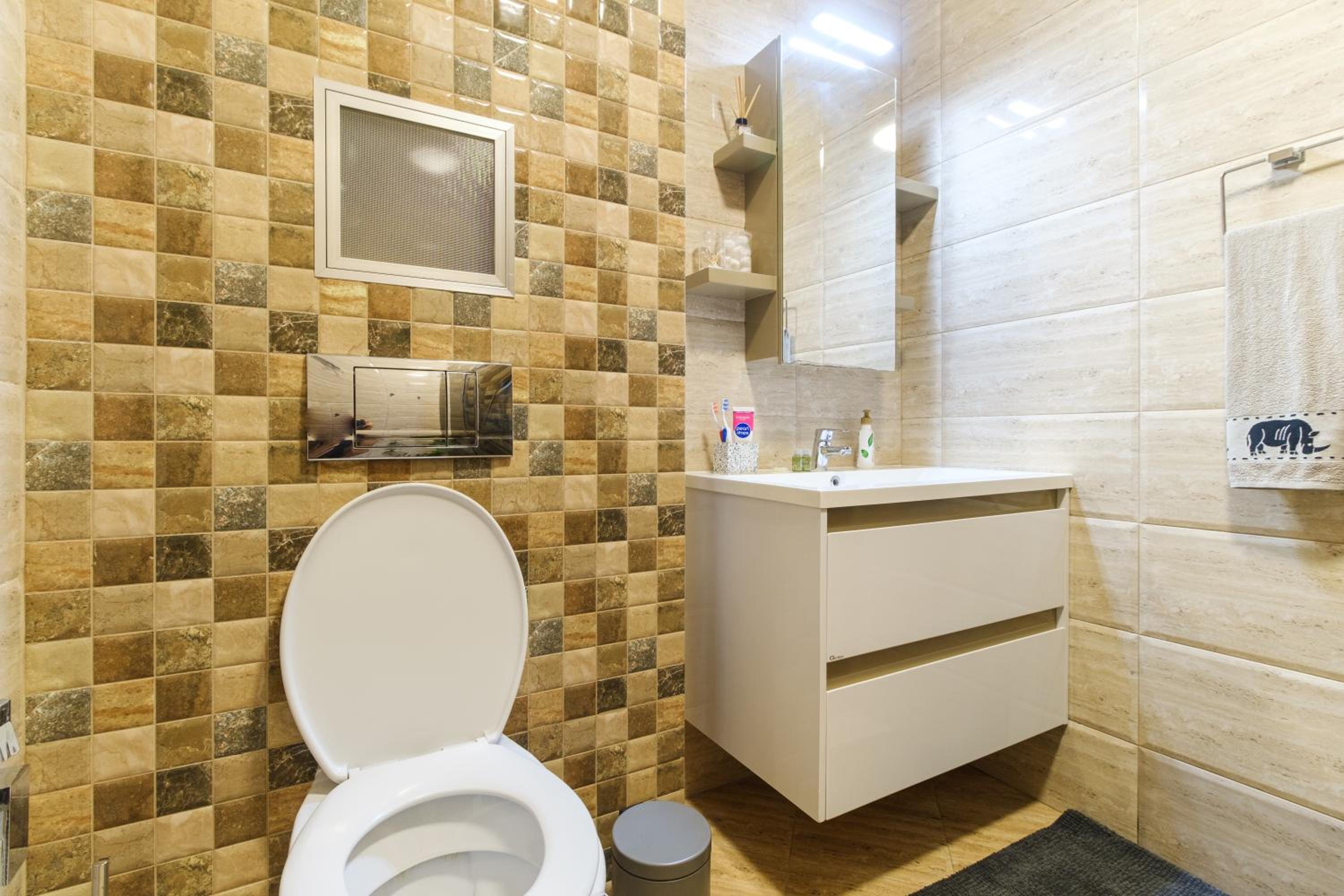 Serene Luxury Retreat Near Kapana