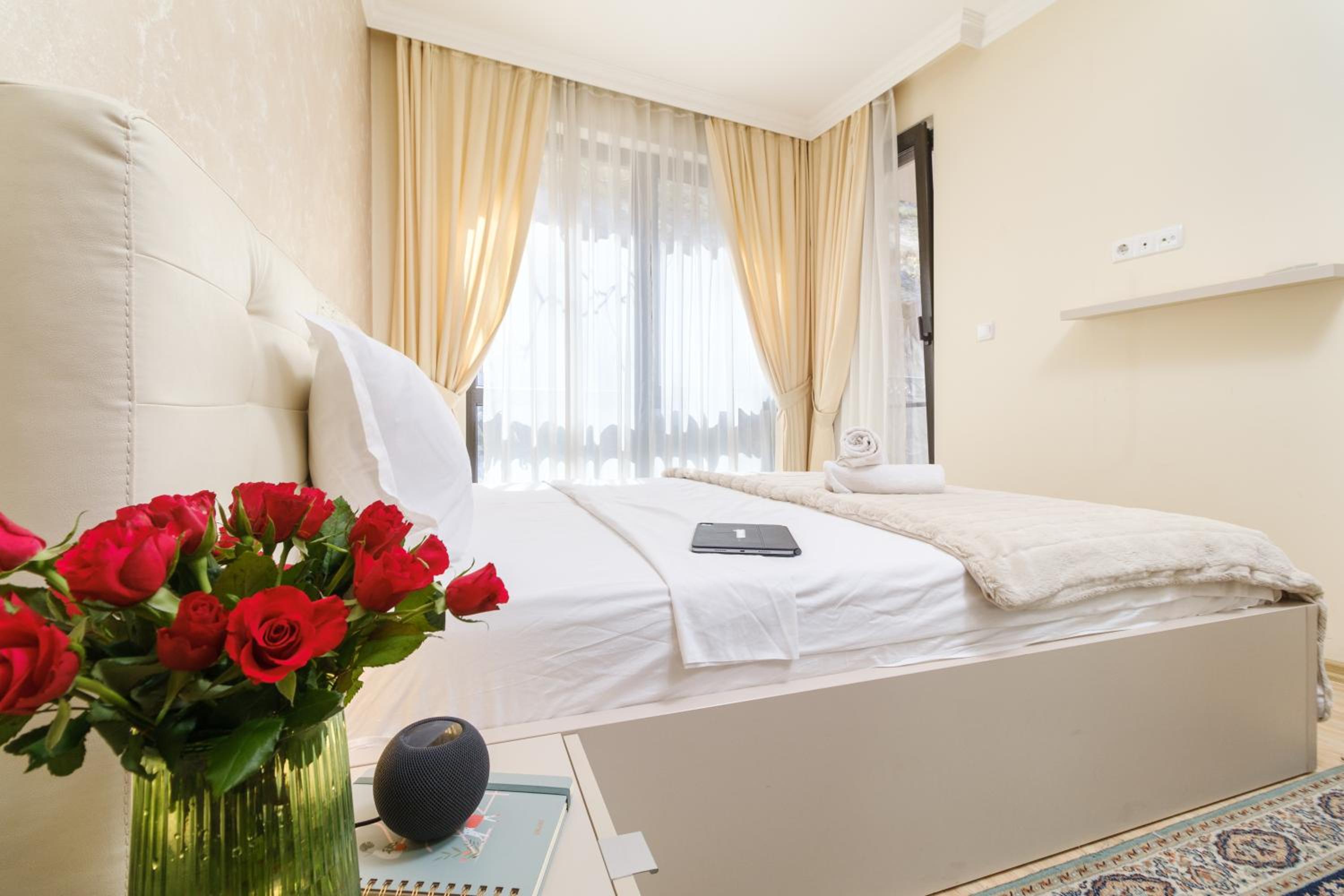 Serene Luxury Retreat Near Kapana