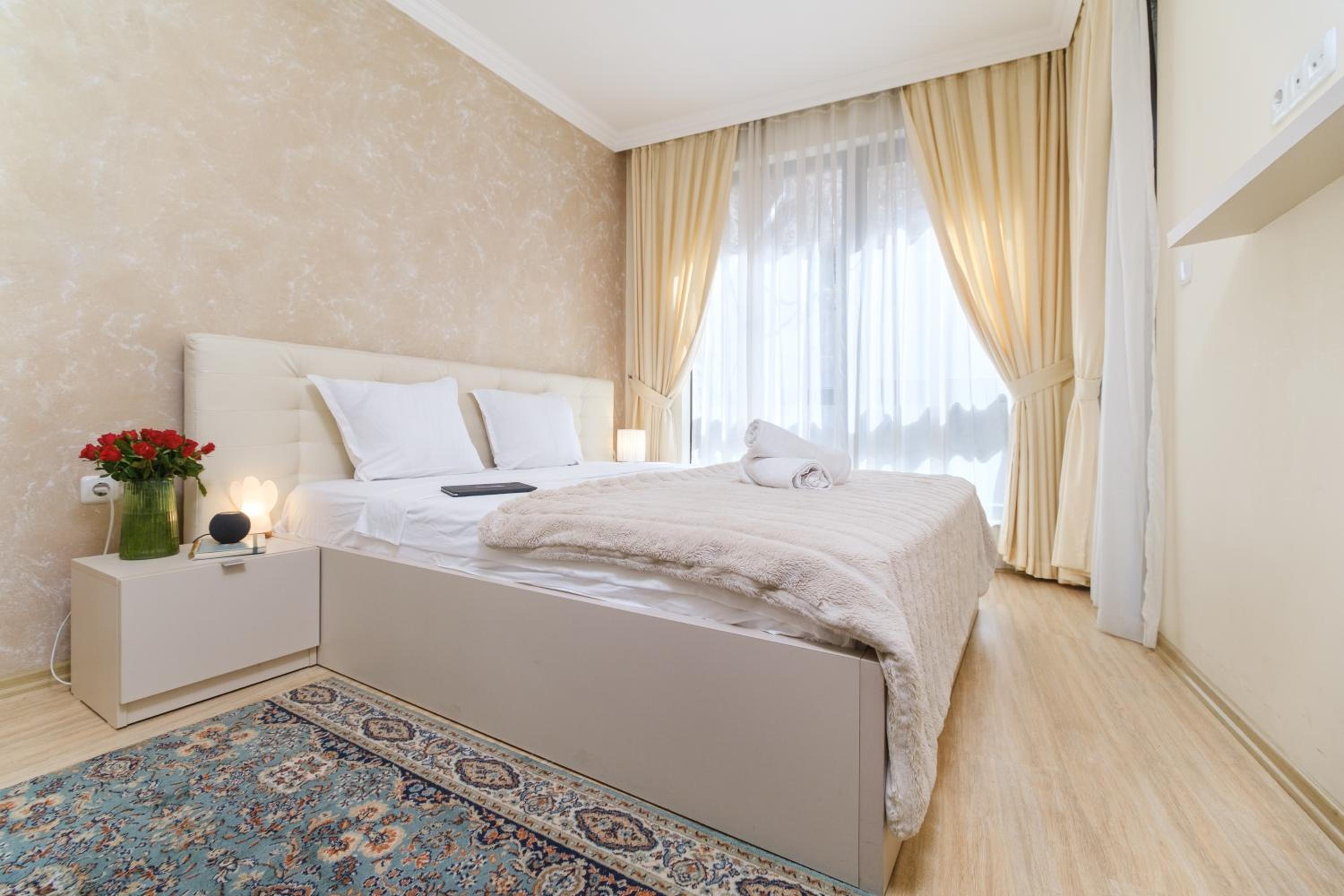 Serene Luxury Retreat Near Kapana