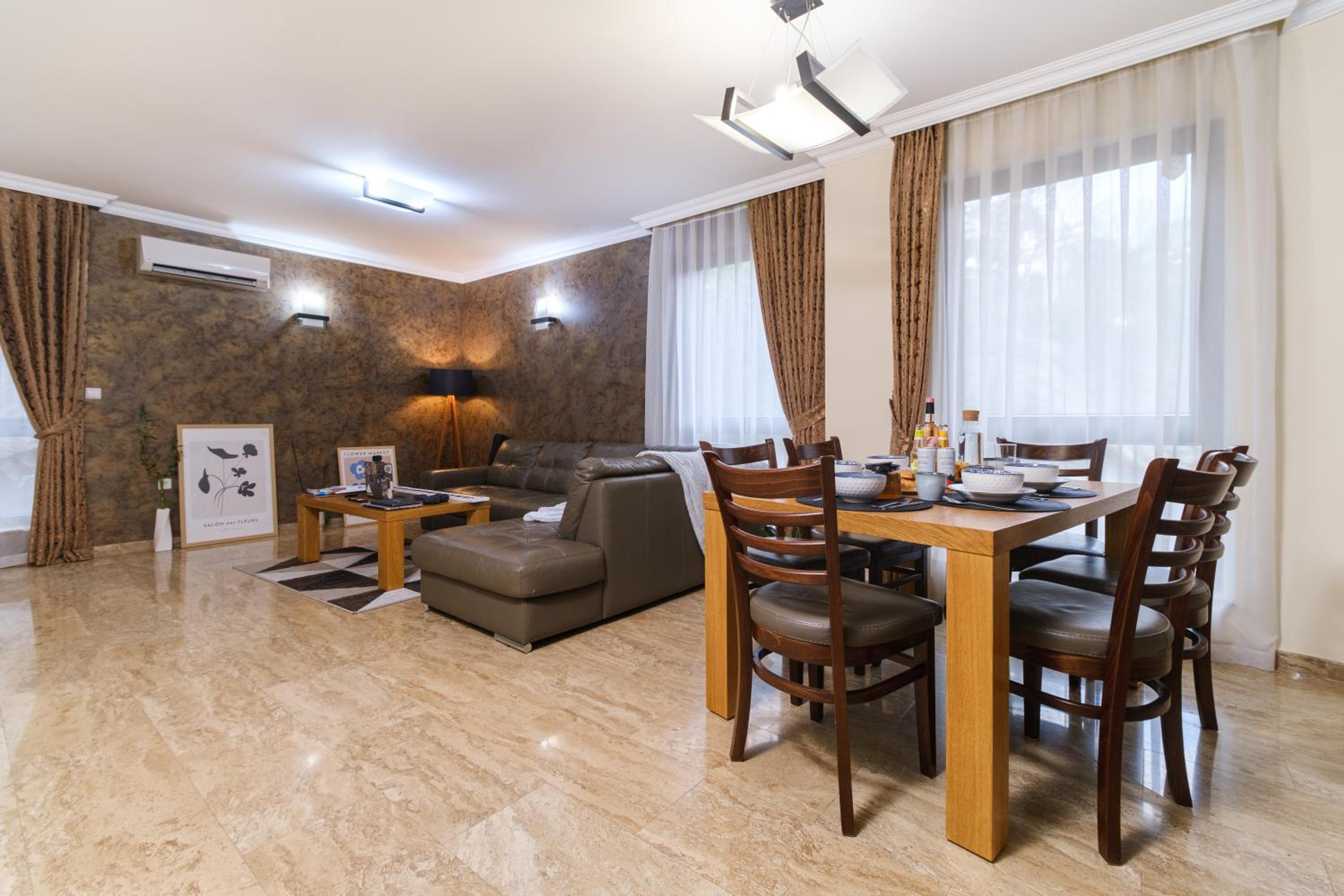 Serene Luxury Retreat Near Kapana