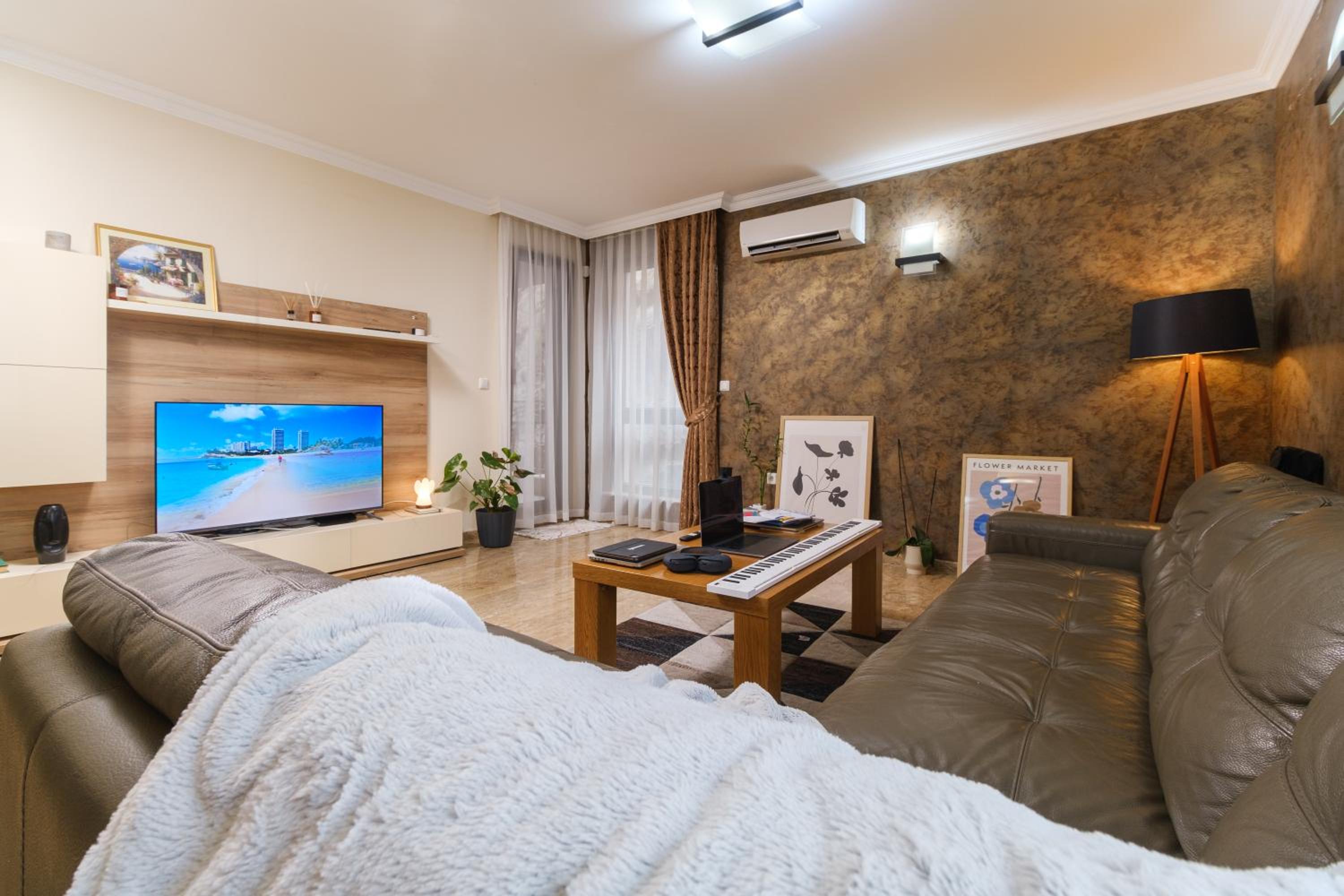 Serene Luxury Retreat Near Kapana