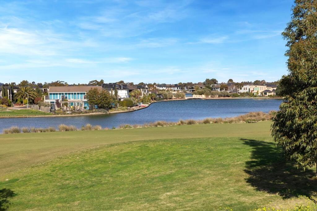 4Br golf Townhouse in POINT COOK