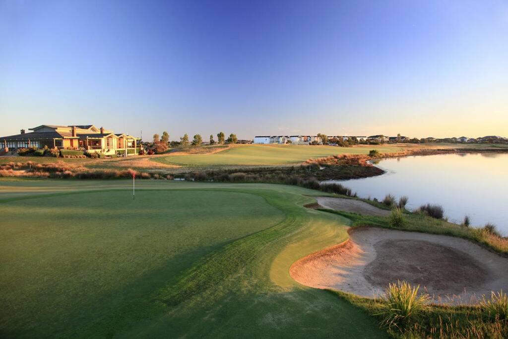 4Br golf Townhouse in POINT COOK