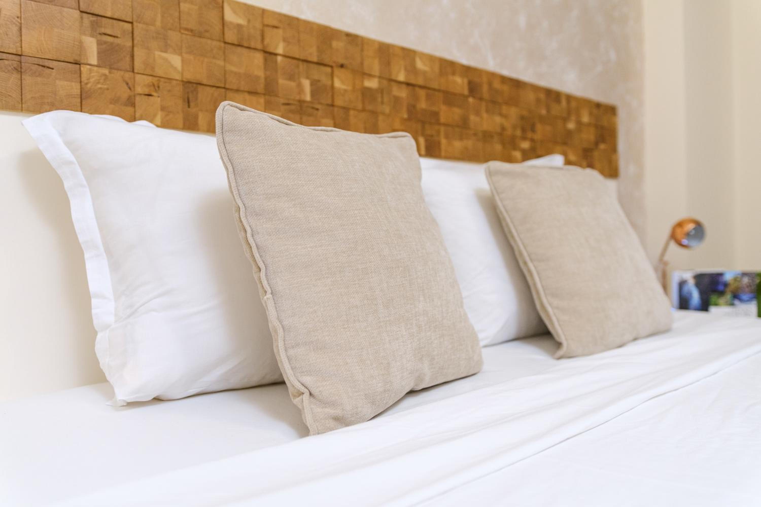 Serene Luxury Retreat Near Kapana