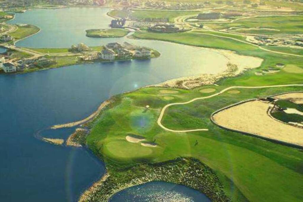 4Br golf Townhouse in POINT COOK