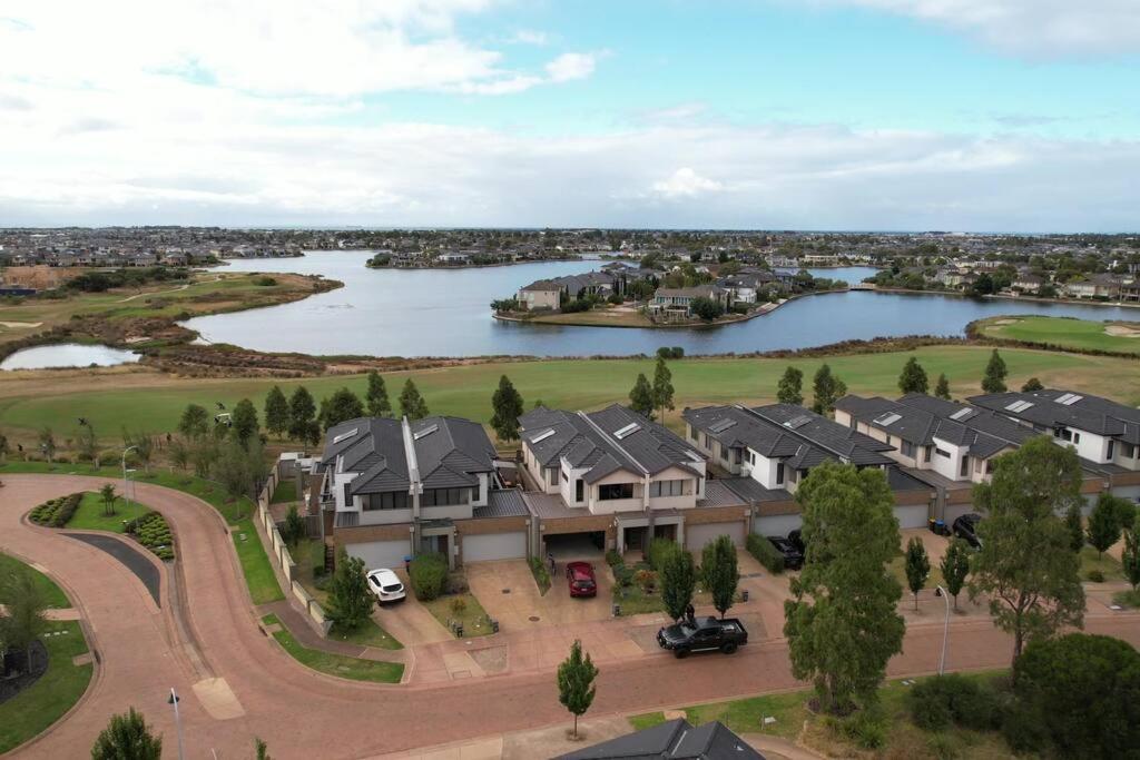 4Br golf Townhouse in POINT COOK