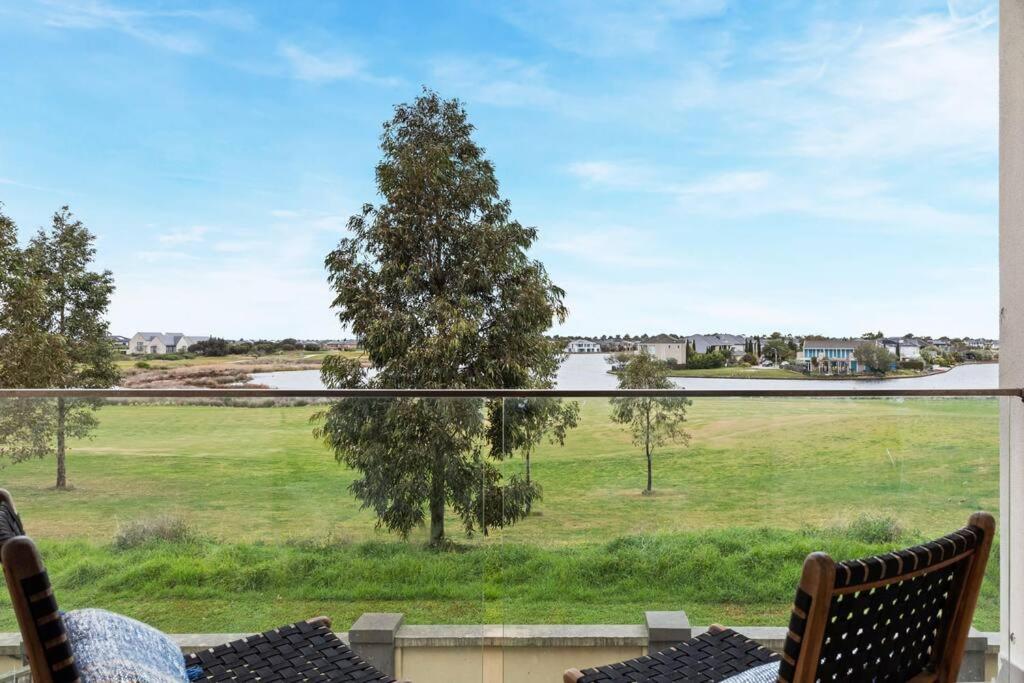 4Br golf Townhouse in POINT COOK