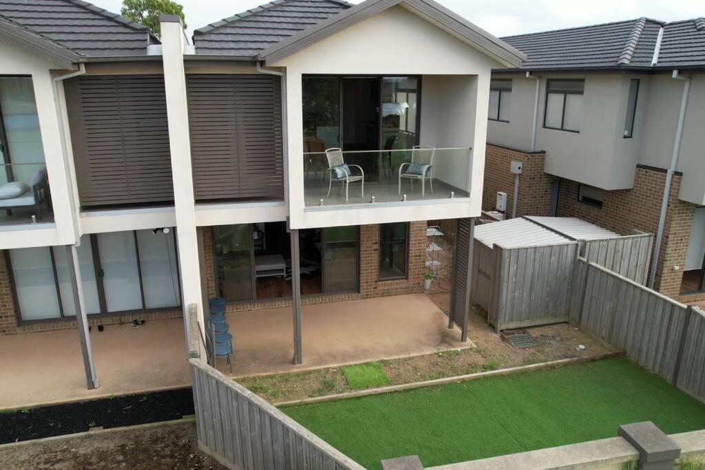 4Br golf Townhouse in POINT COOK