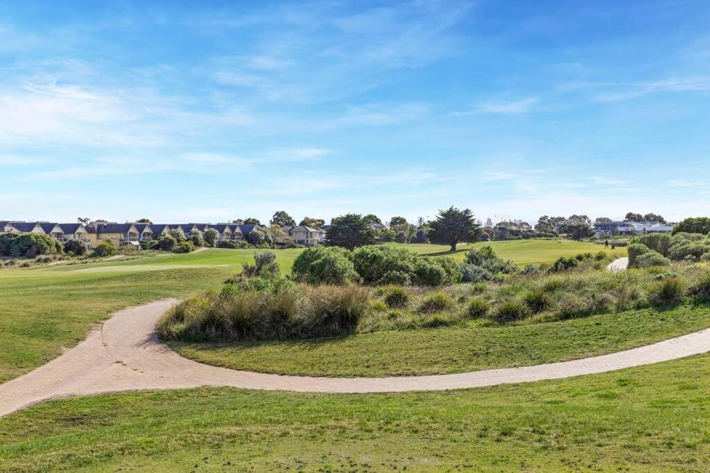 4Br golf Townhouse in POINT COOK