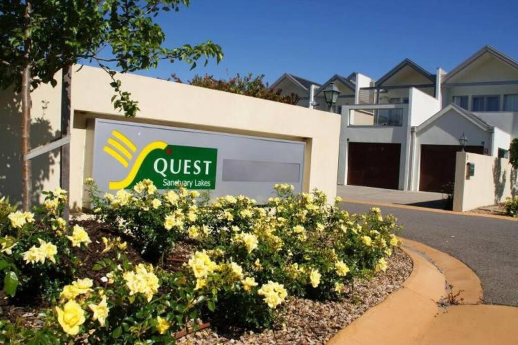 4Br golf Townhouse in POINT COOK