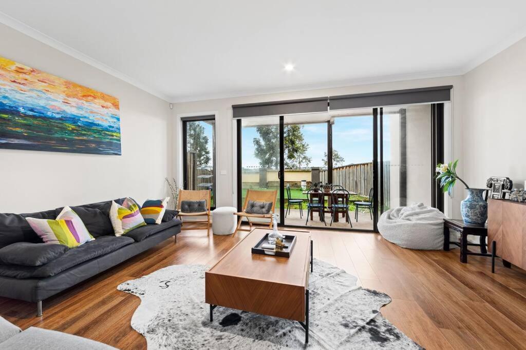 4Br golf Townhouse in POINT COOK